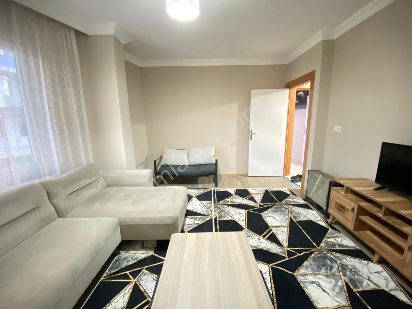 Bağlık Mahallesinde Güzel Konumda 1+1 Yüksek Giriş Kullanışlı