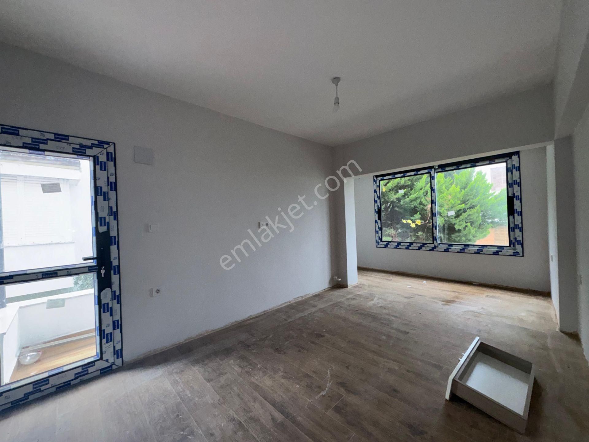 Güzelbahçe Yalı Mahallesi'nde Deniz Manzaralı Satılık Villa - Görsel 12