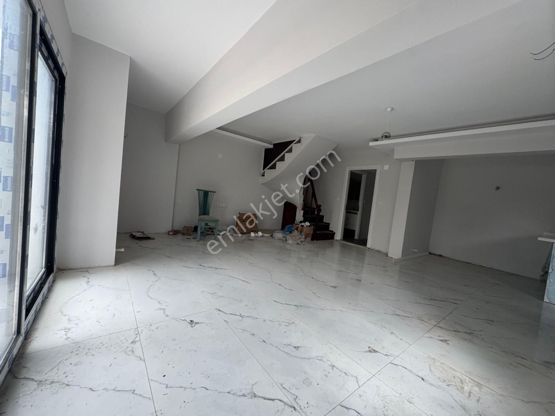 Güzelbahçe Yalı Mahallesi'nde Deniz Manzaralı Satılık Villa - Görsel 6