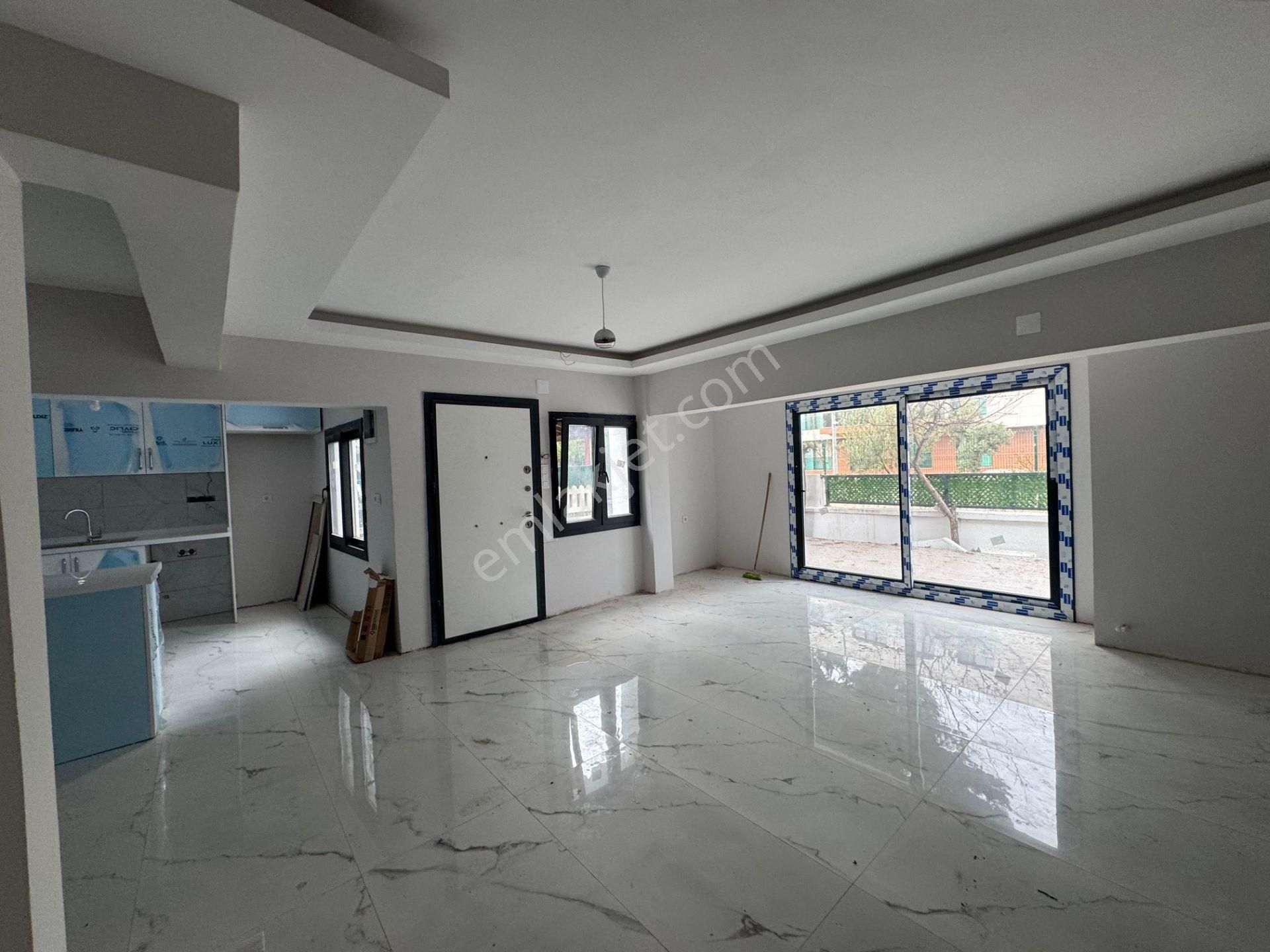 Güzelbahçe Yalı Mahallesi'nde Deniz Manzaralı Satılık Villa - Görsel 4