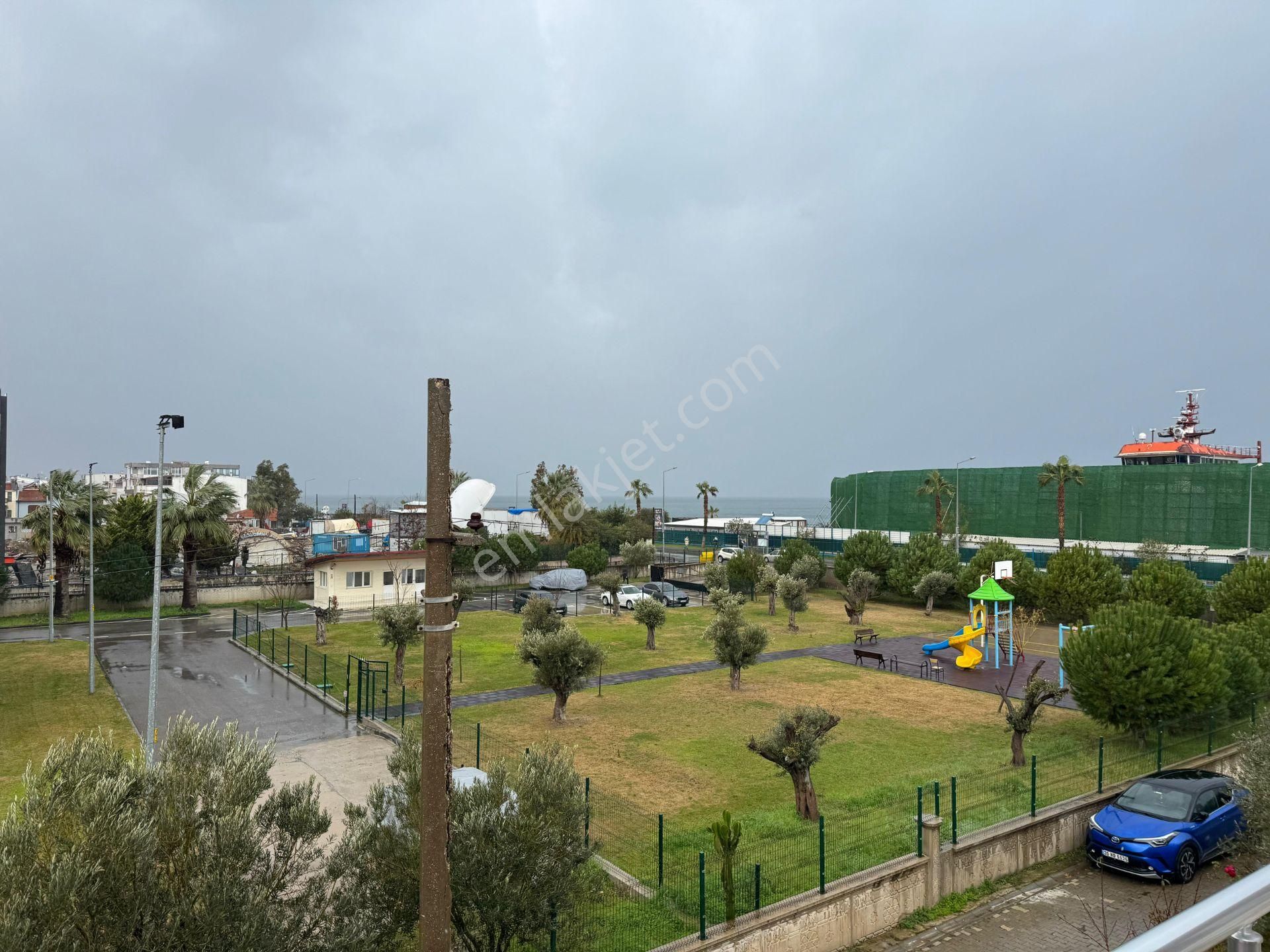 Güzelbahçe Yalı Mahallesi'nde Deniz Manzaralı Satılık Villa - Görsel 2