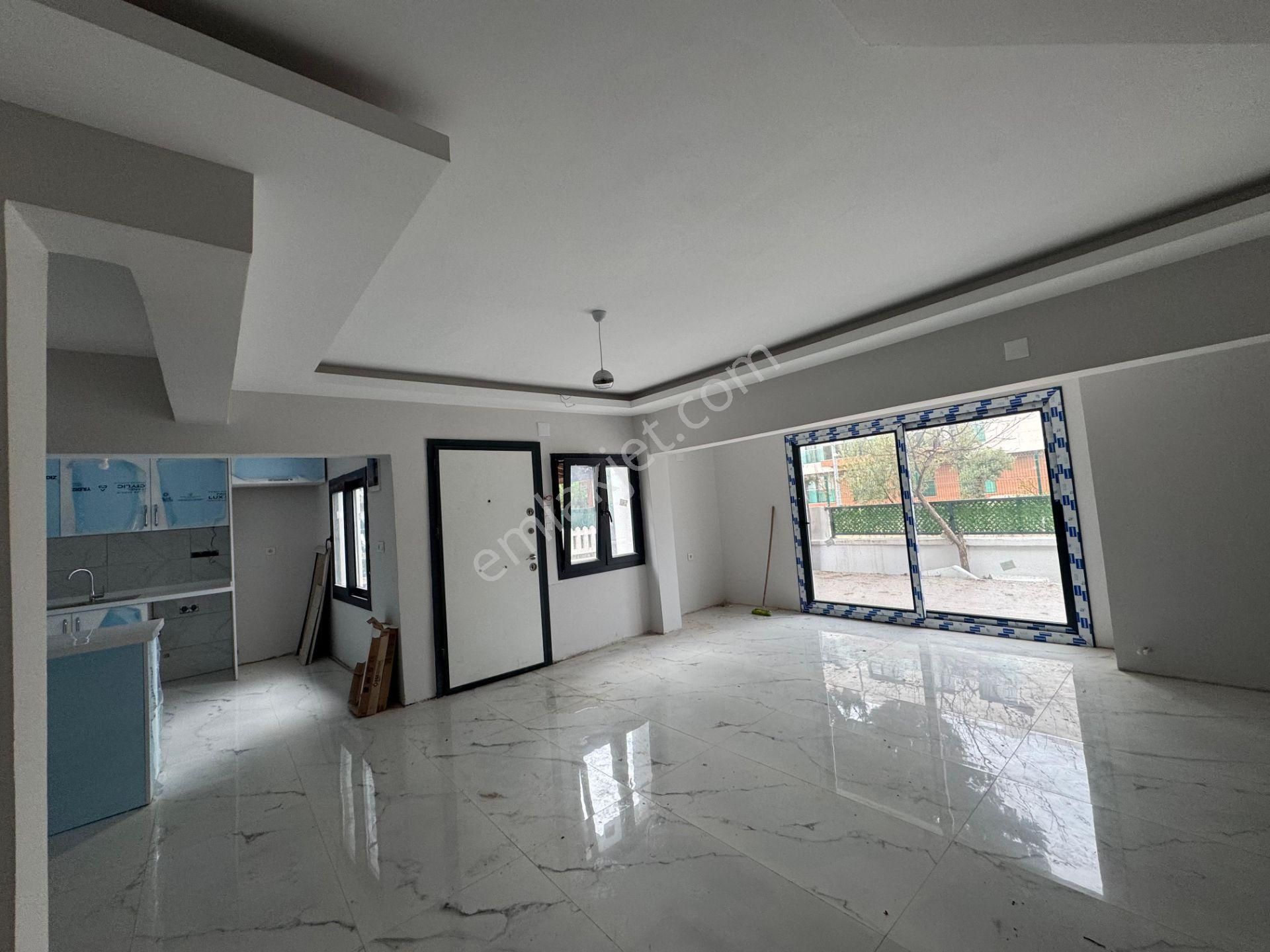 Güzelbahçe Yalı Mahallesi'nde Deniz Manzaralı Satılık Villa - Görsel 5