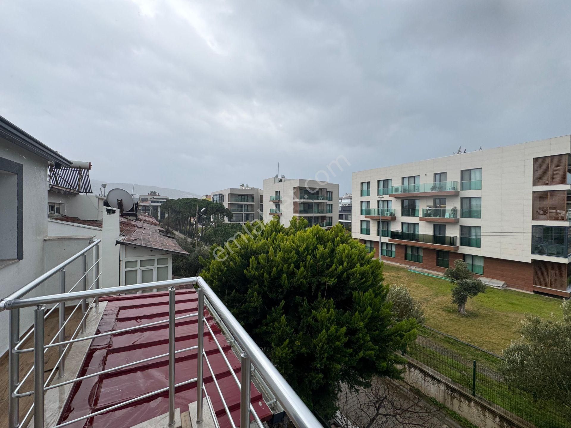 Güzelbahçe Yalı Mahallesi'nde Deniz Manzaralı Satılık Villa - Görsel 18