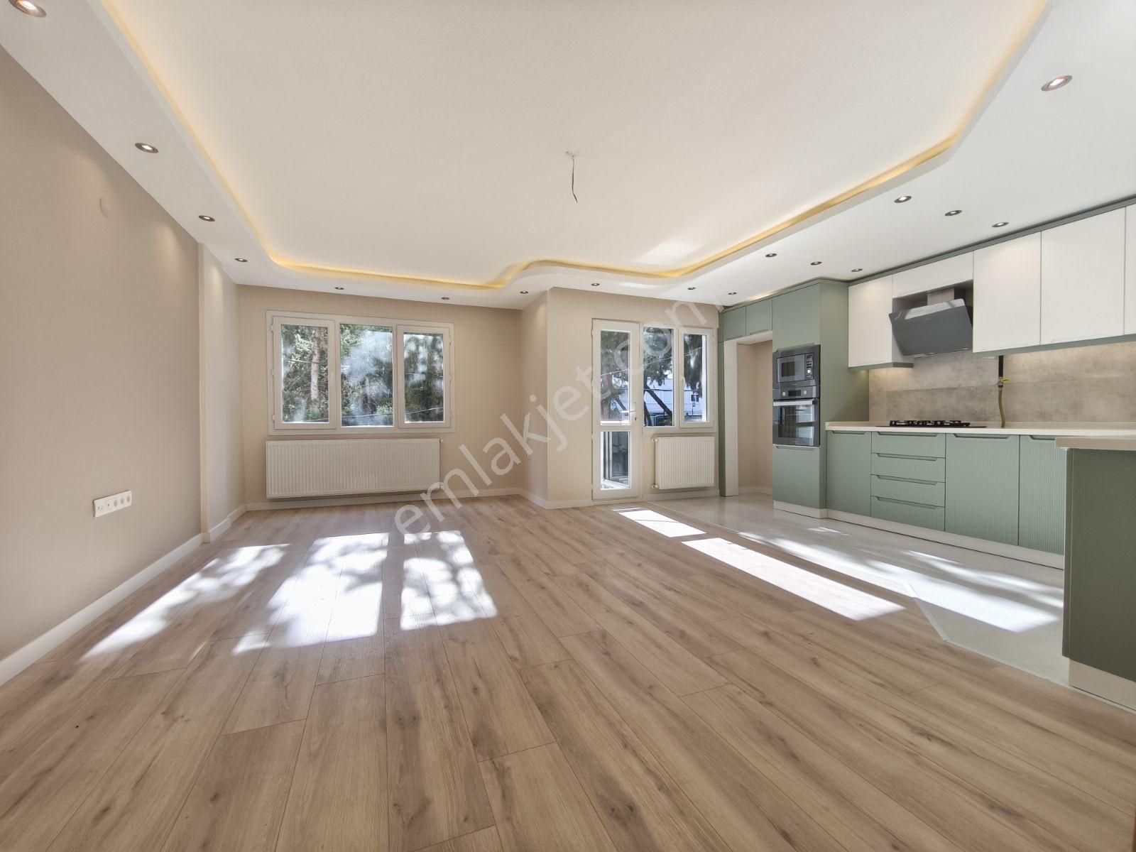 Hatay Cadde Ve Metro Yakını 3+1 Ultra Lüks Yapılı Parkmanzaralı