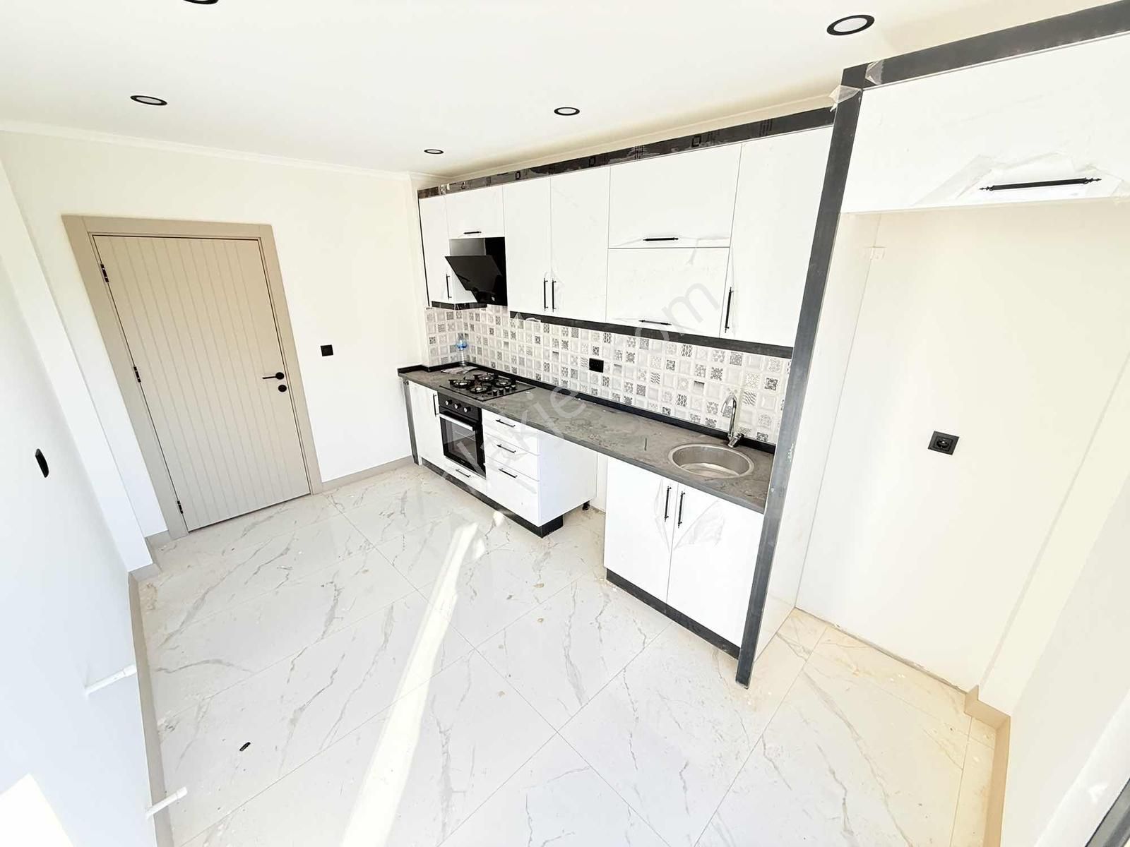 Hem_çok_geniş_hem_çok_ferah_1.5_mılyon_kredılı_çift_balkon_sıfır - Görsel 9