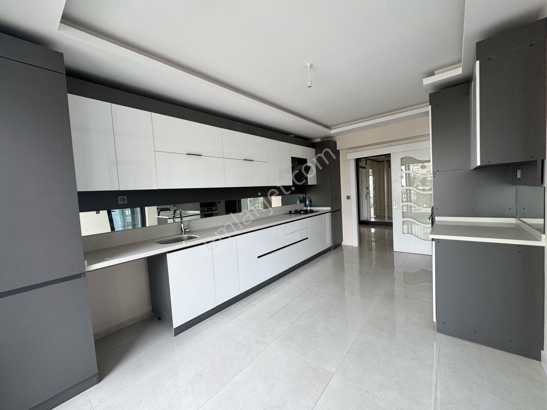 Irmak Emlak- Bağlıca Satılık Merkezde K.otoparklı 4+1 Daire - Görsel 3