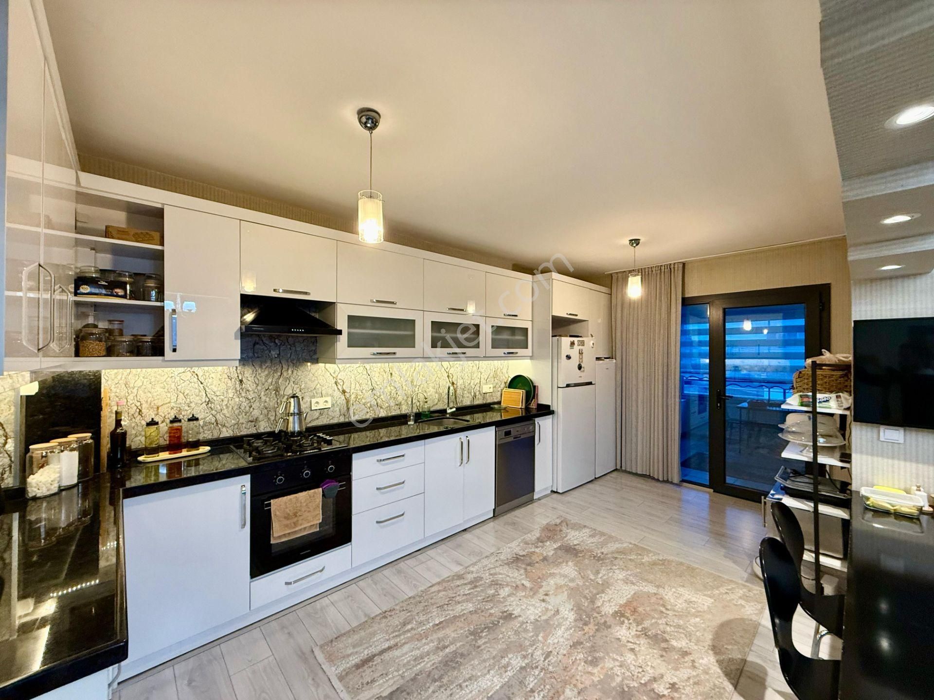 Çiftçioğullarından Site İçerisinde Geniş 4+1 E.banyolu G.odalı