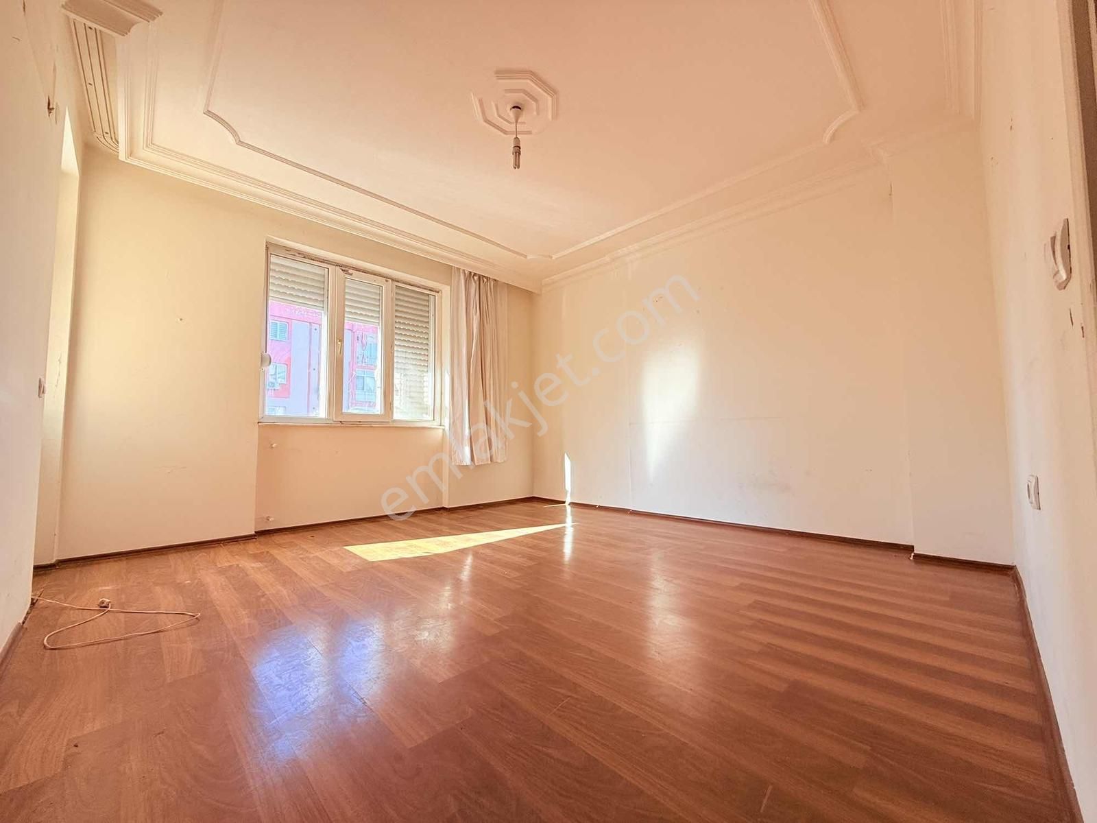 3+1_ara_kat_yüksek_kredili_mükemmel_konumda_herşeyi_ayrı_!!!!!!!