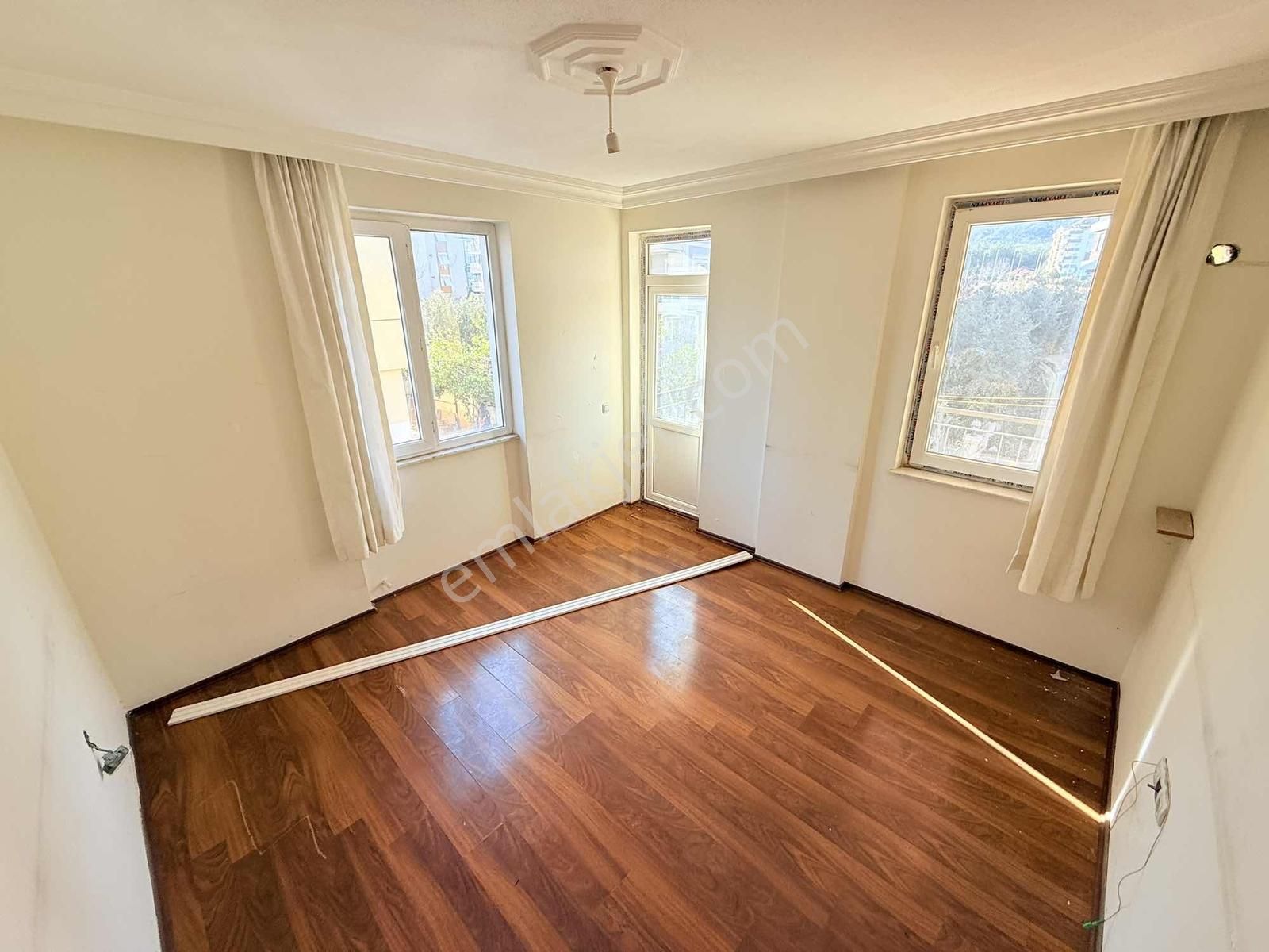 3+1_ara_kat_yüksek_kredili_mükemmel_konumda_herşeyi_ayrı_!!!!!!! - Görsel 14