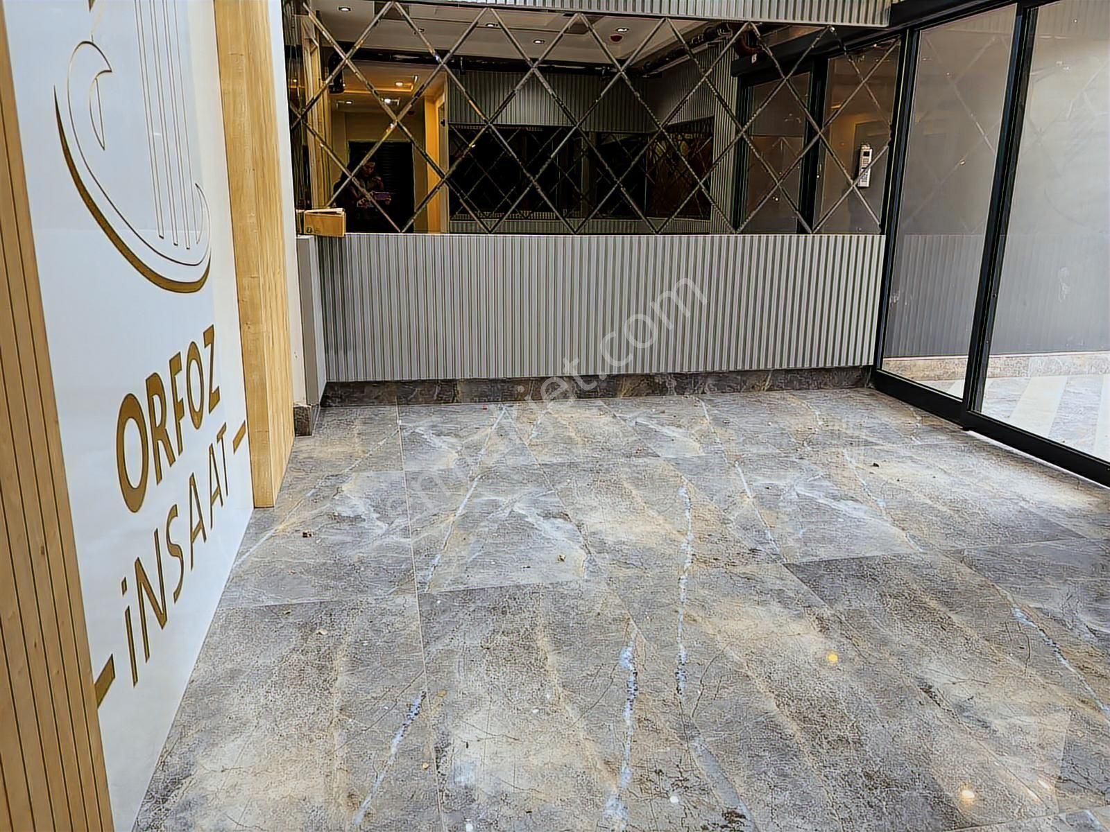 Thor'dan Mezitli Akdeniz Mahallesinde Cadde Cepheli 1+1 Kiralık - Görsel 2