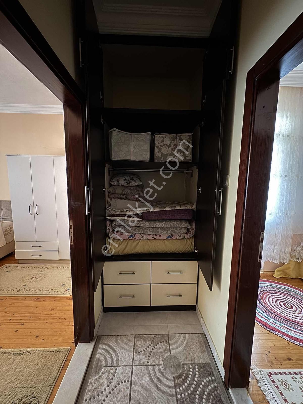 Denize Yakın Site İçi Ayrı Mutfaklı 3+1 Satılık Eşyasız Daire - Görsel 9