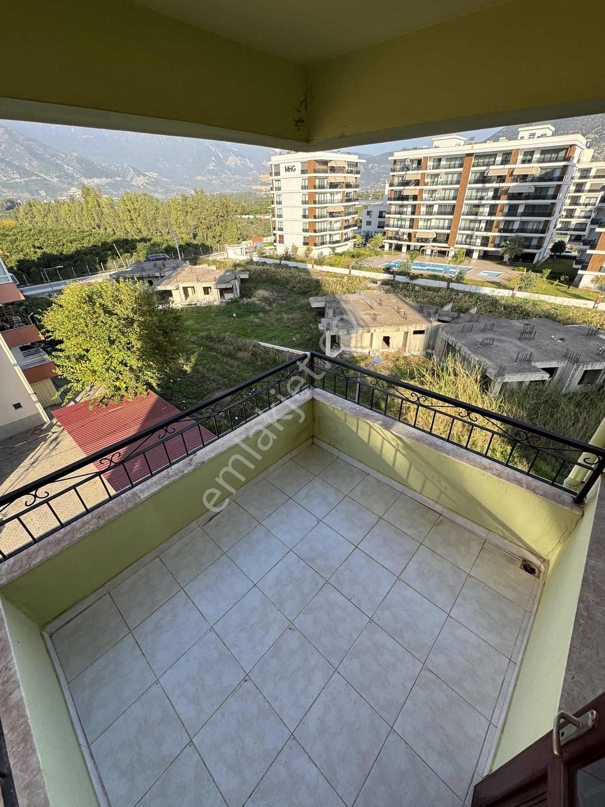 Denize Yakın Site İçi Ayrı Mutfaklı 3+1 Satılık Eşyasız Daire - Görsel 19