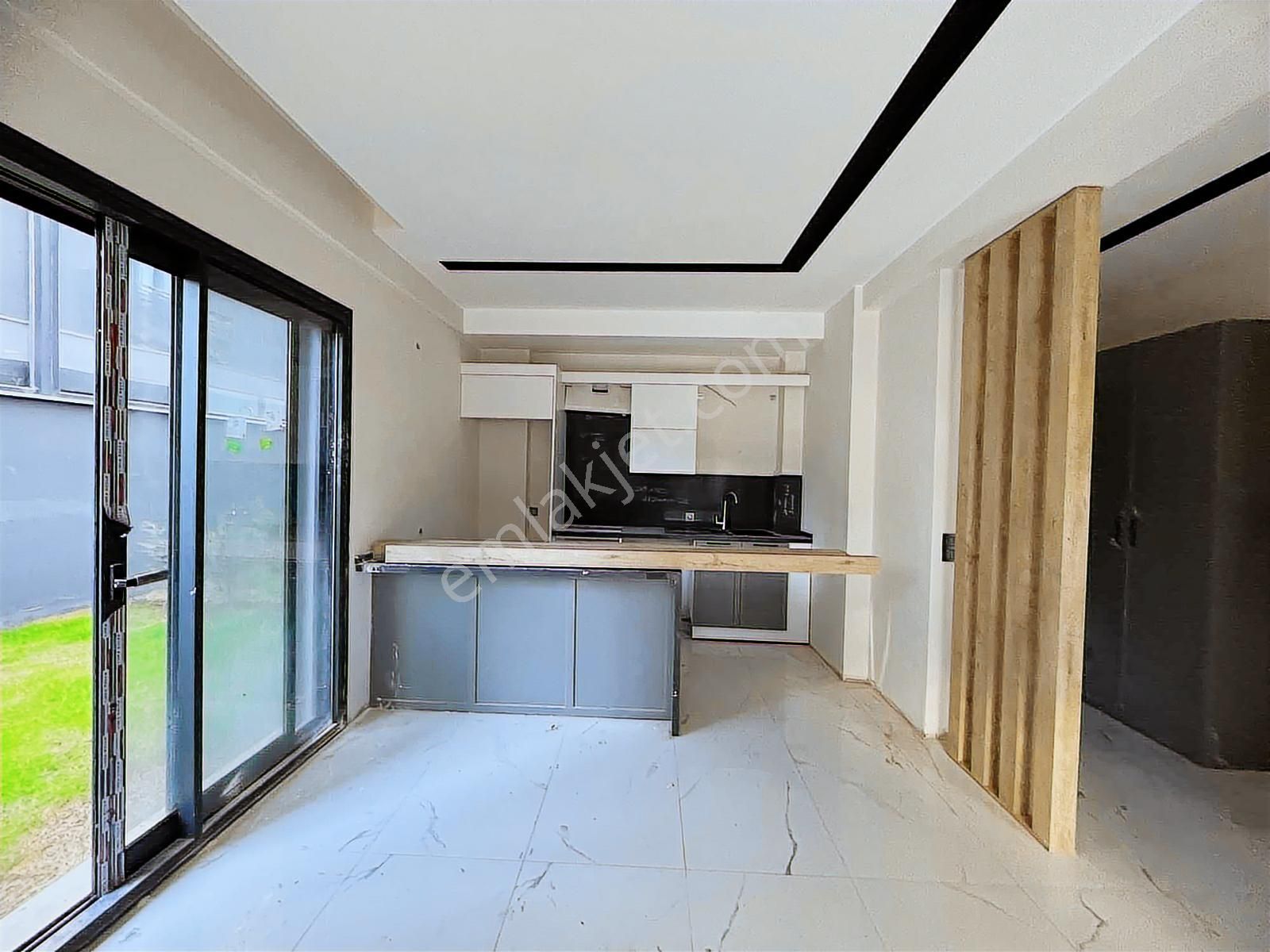 Kuşadası My Suits'te Havuz Cepheli 2+1 Daire - Görsel 28