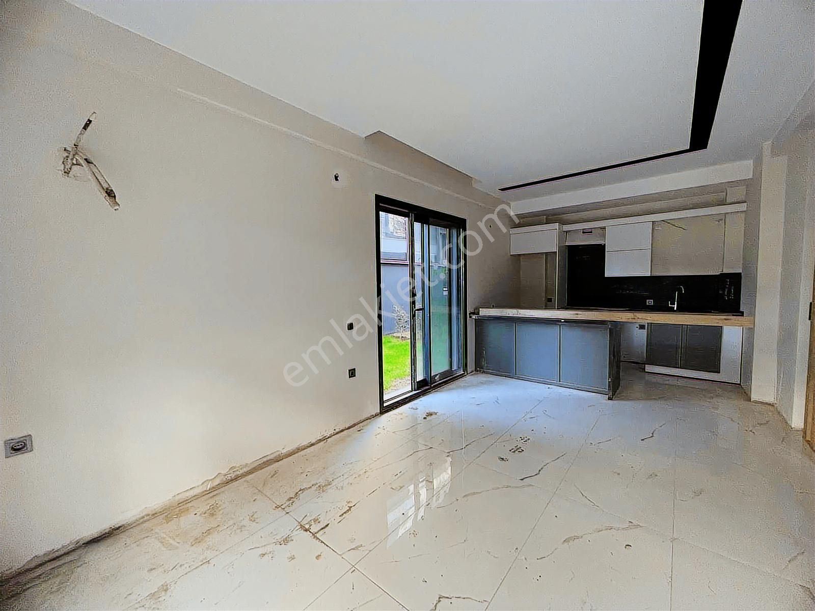 Kuşadası My Suits'te Havuz Cepheli 2+1 Daire - Görsel 17