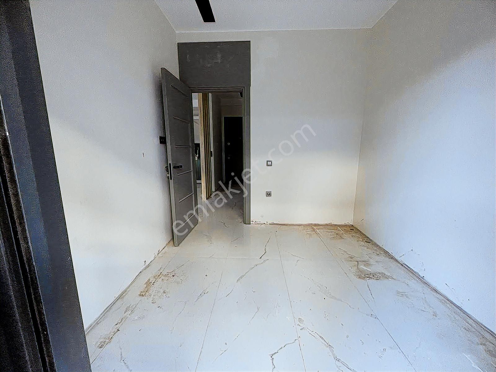 Kuşadası My Suits'te Havuz Cepheli 2+1 Daire - Görsel 5