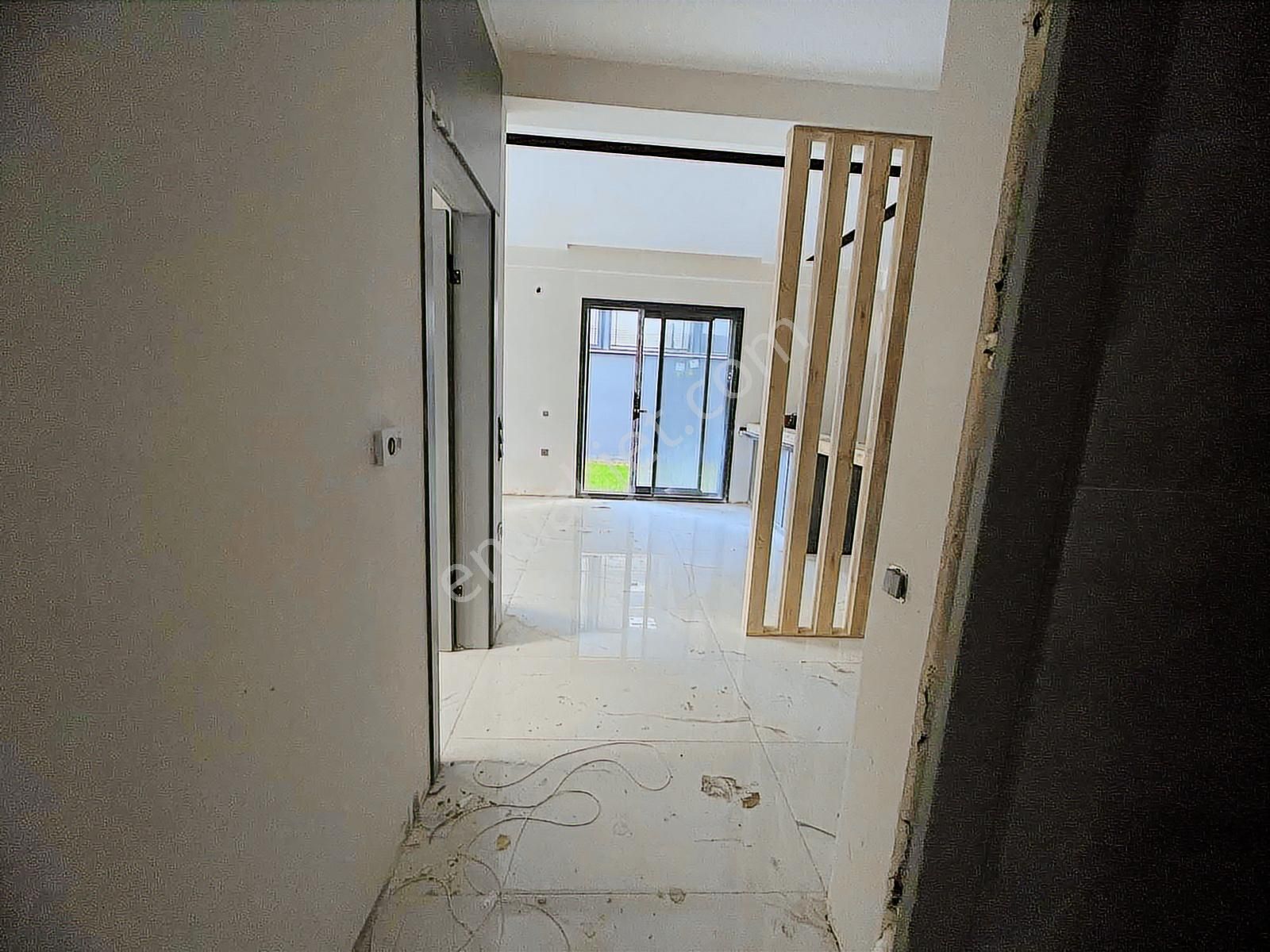 Kuşadası My Suits'te Havuz Cepheli 2+1 Daire - Görsel 19