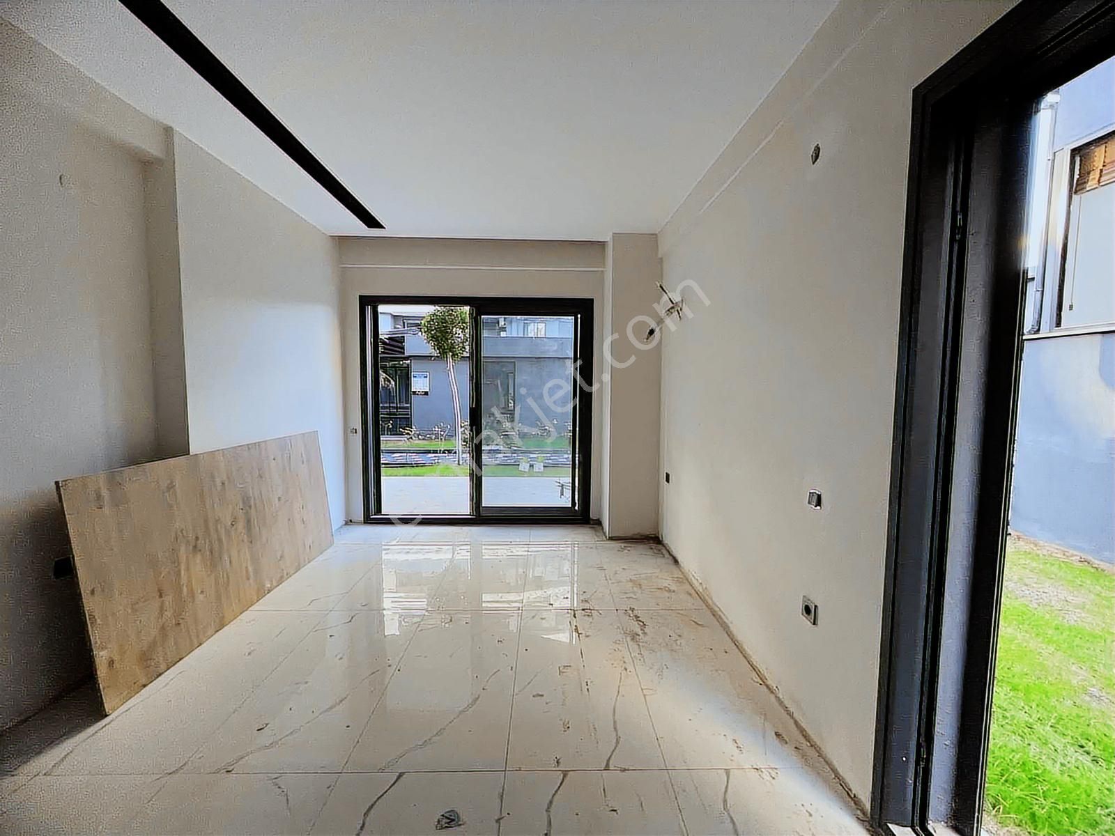 Kuşadası My Suits'te Havuz Cepheli 2+1 Daire - Görsel 6