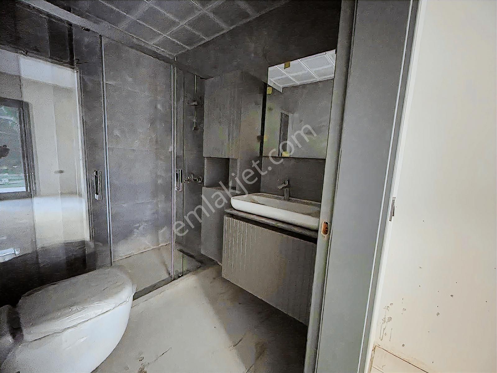 Kuşadası My Suits'te Havuz Cepheli 2+1 Daire - Görsel 20