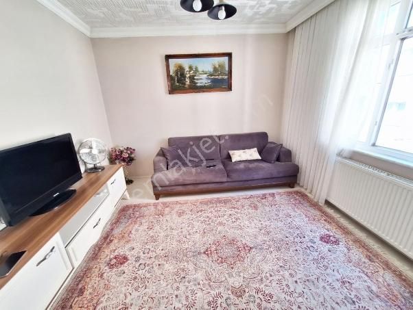 Ümraniye Ana Cadde Üzerinde Çift Cephe Bakımlı Satılık 2+1 - Görsel 2