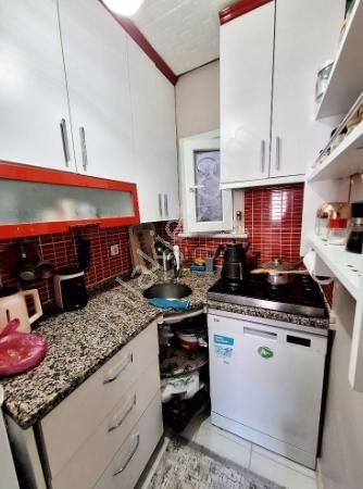 Ümraniye Ana Cadde Üzerinde Çift Cephe Yenilenmiş Satılık 2+1 - Görsel 3