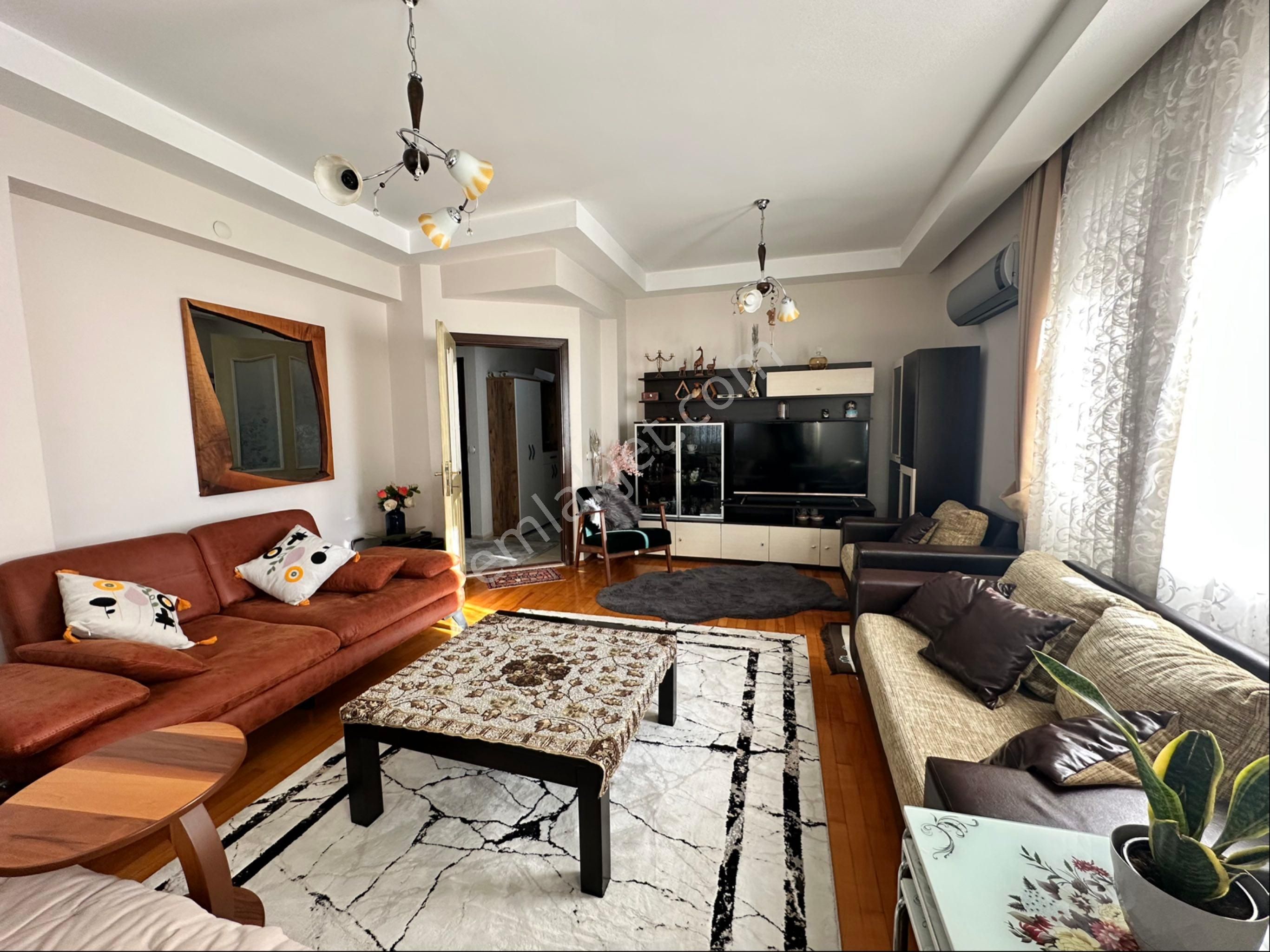 Etiler’de Asansörlü Ara Katta Çok Geniş 2+1 - Görsel 5