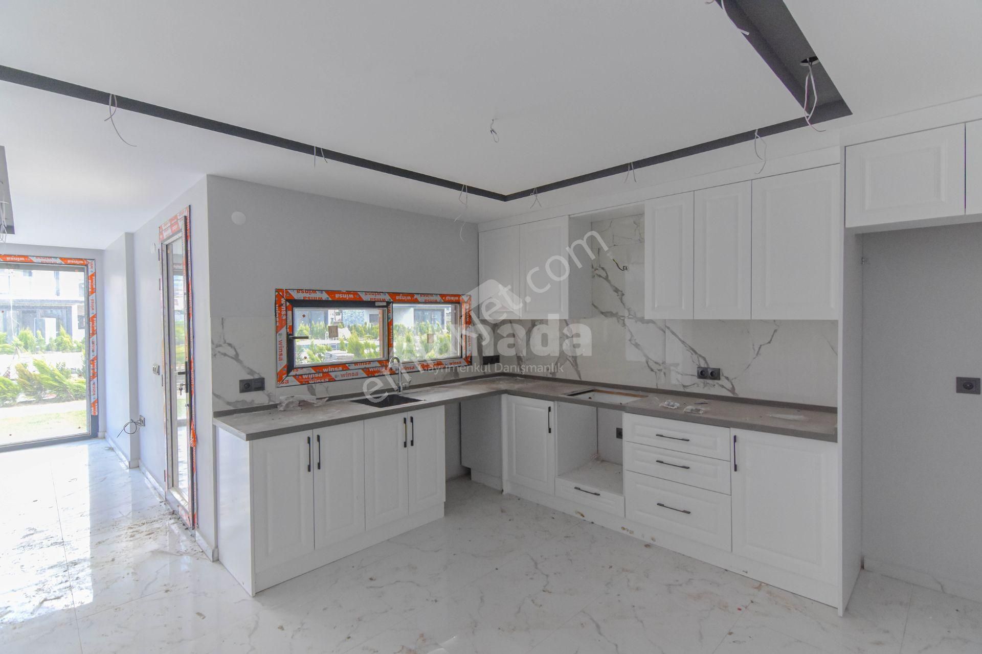 Kuşadası Davutlar'da Denize Yürüme Mesafesinde 3+1 Villa - Görsel 8