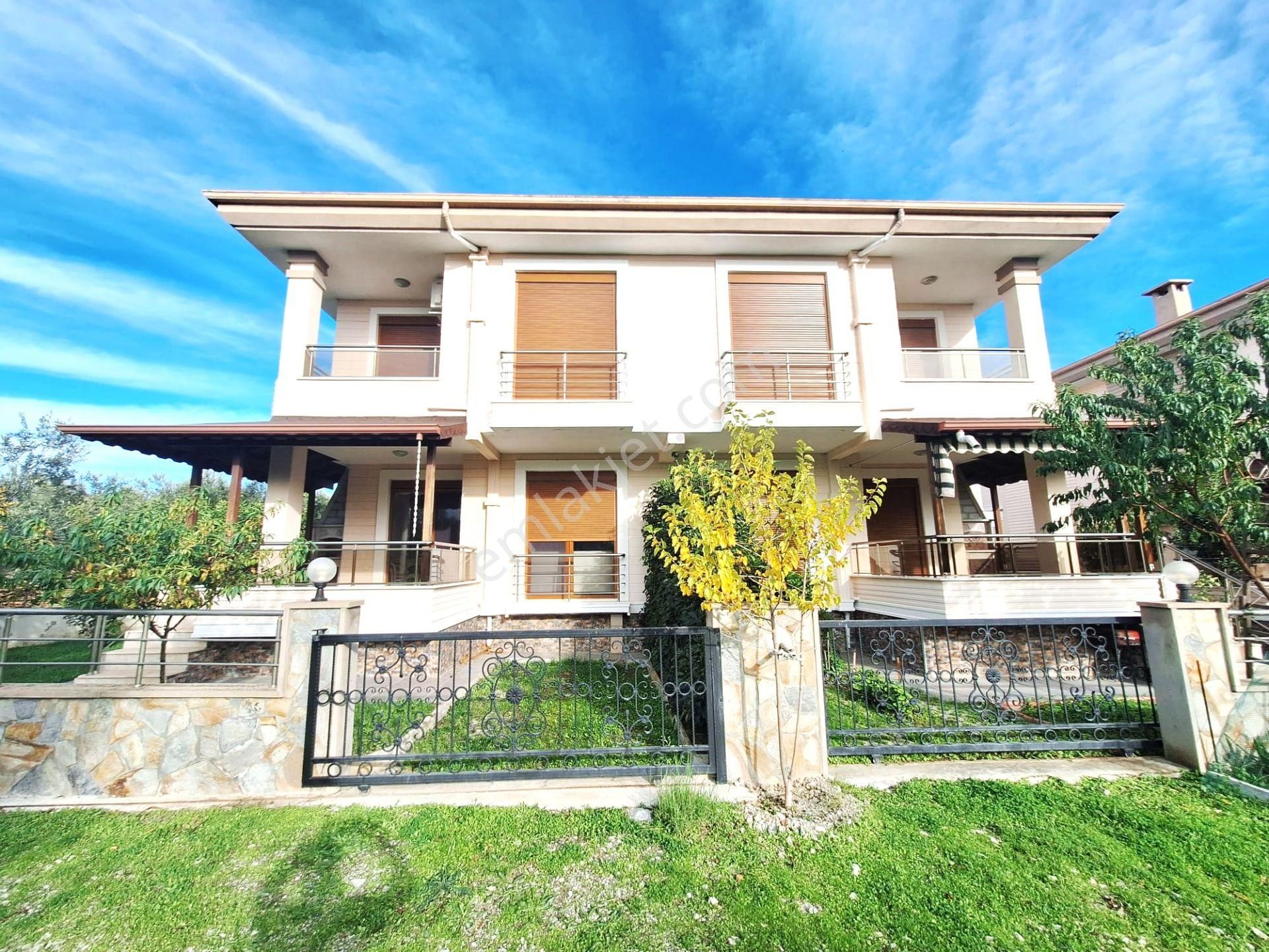 💎güre'de Aygülden💎denize 250 Mt Nezih Site İçi Köşe Ön Cephe Full Eşyalı Bahçeli 3+1 Satılık Villa - Görsel 2
