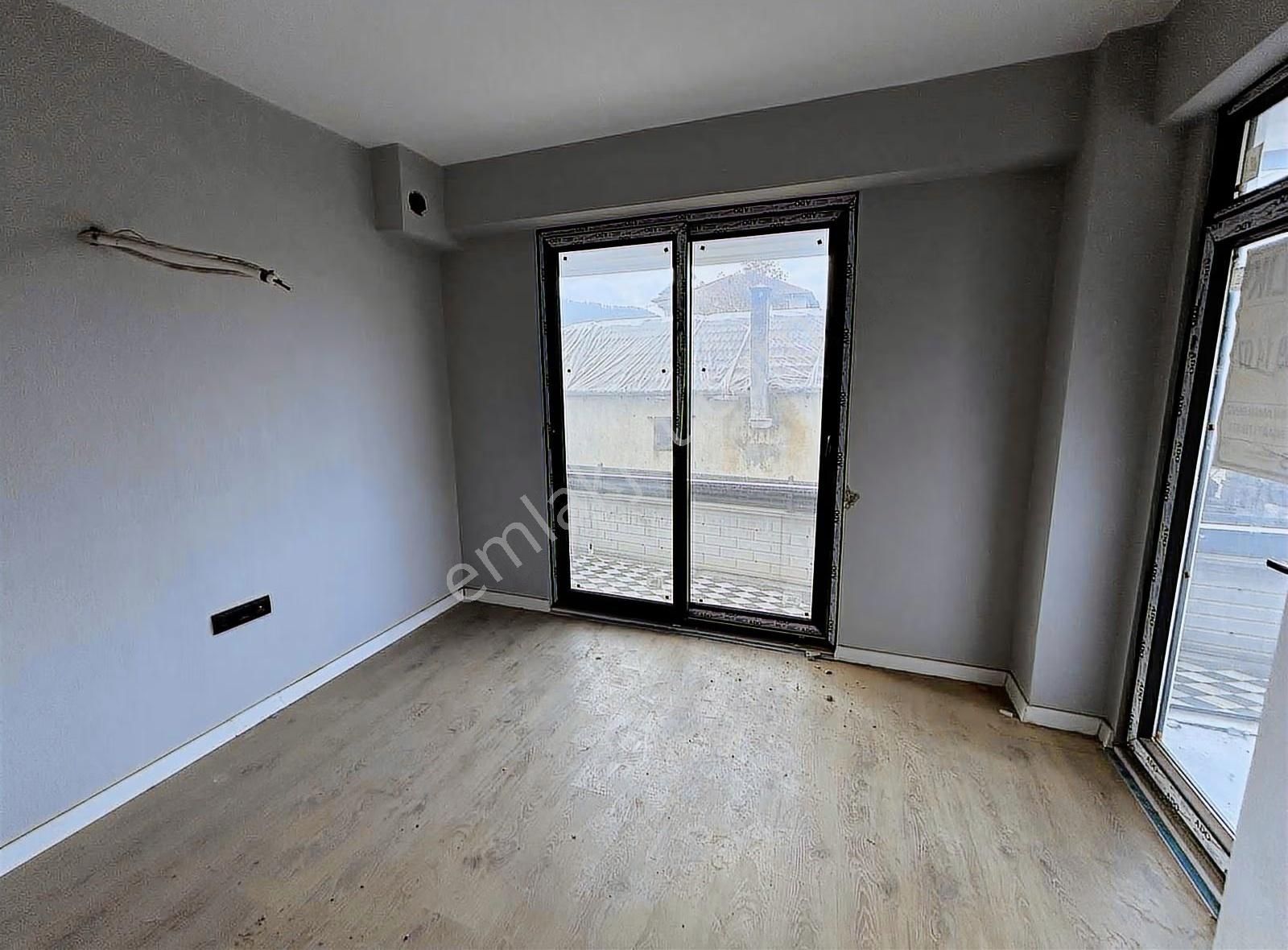 Gizemli Emlaktan Satılık Havuzlu Sitede 1+1 Daire - Görsel 10