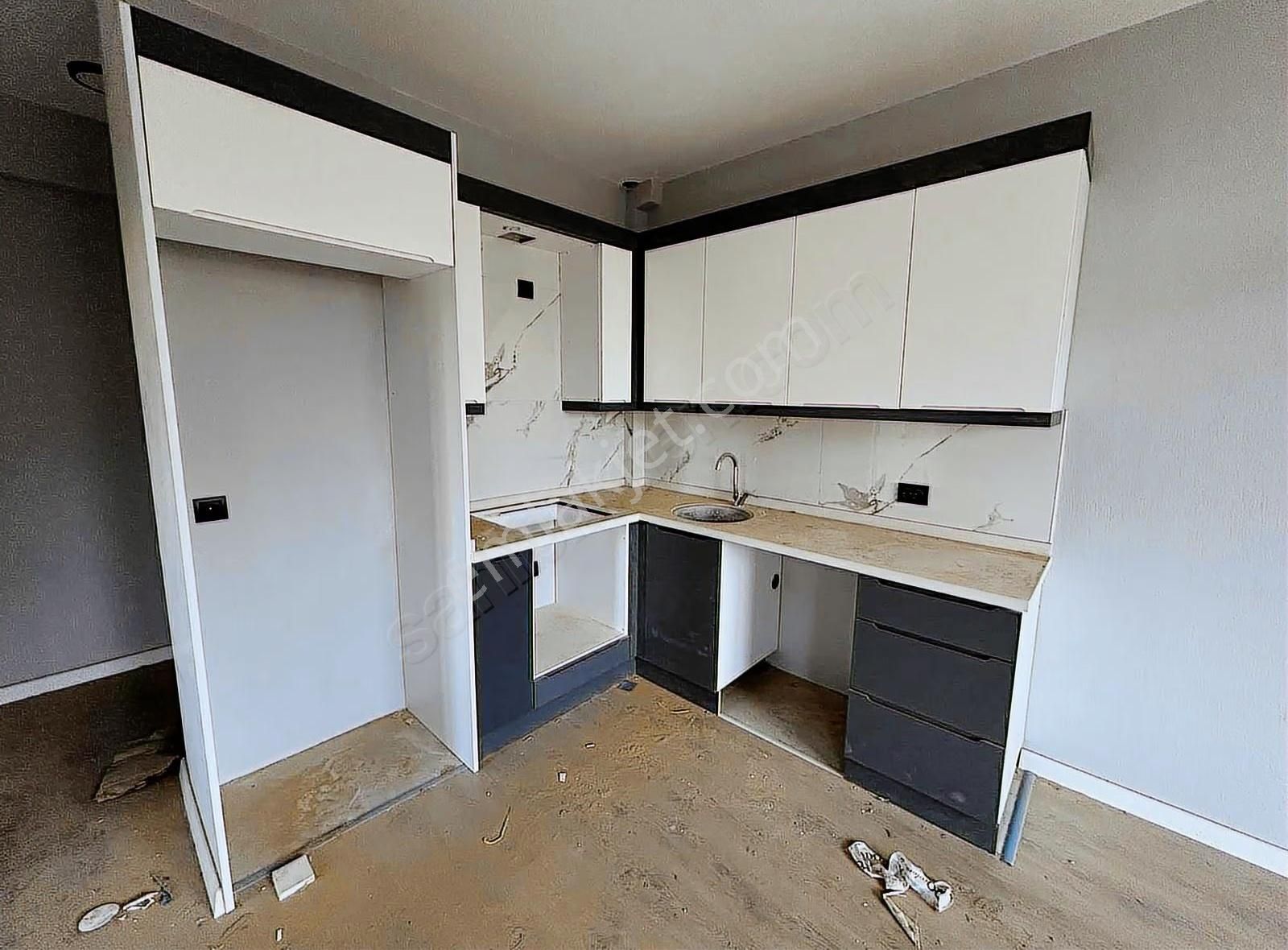 Gizemli Emlaktan Satılık Havuzlu Sitede 1+1 Daire - Görsel 13