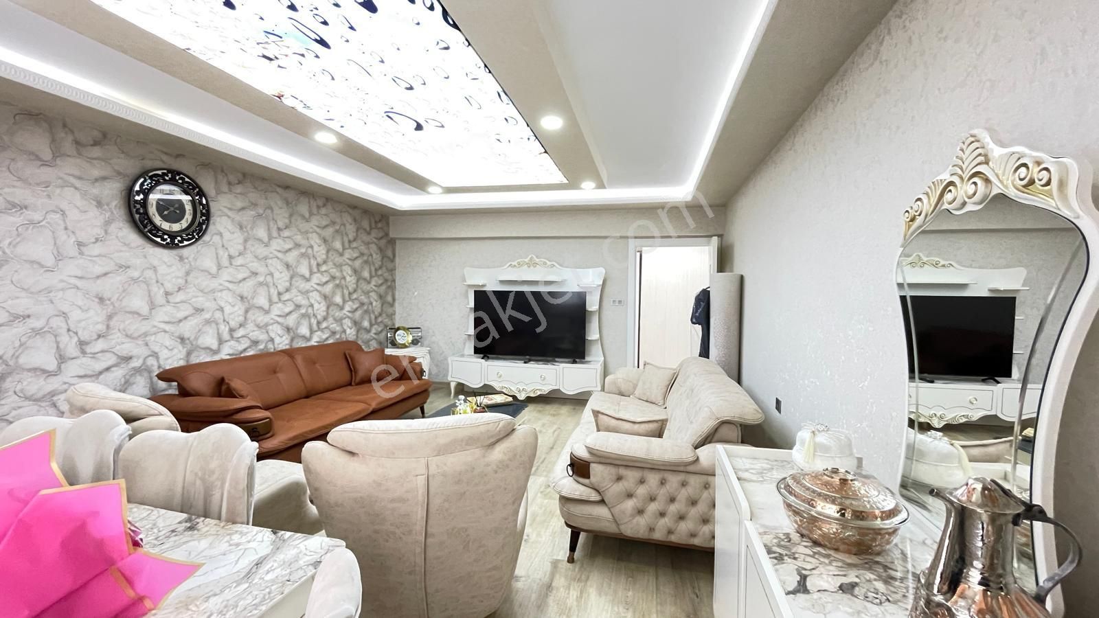 Pursaklar Saray Mehmet Zengin Emlak'tan Otoparklı 9.kat 3+1 Lüks Sitede Daire - Görsel 13