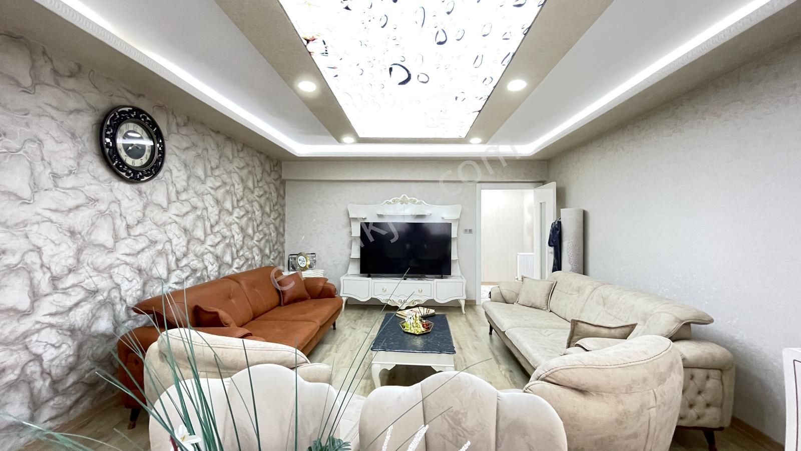 Pursaklar Saray Mehmet Zengin Emlak'tan Otoparklı 9.kat 3+1 Lüks Sitede Daire - Görsel 12