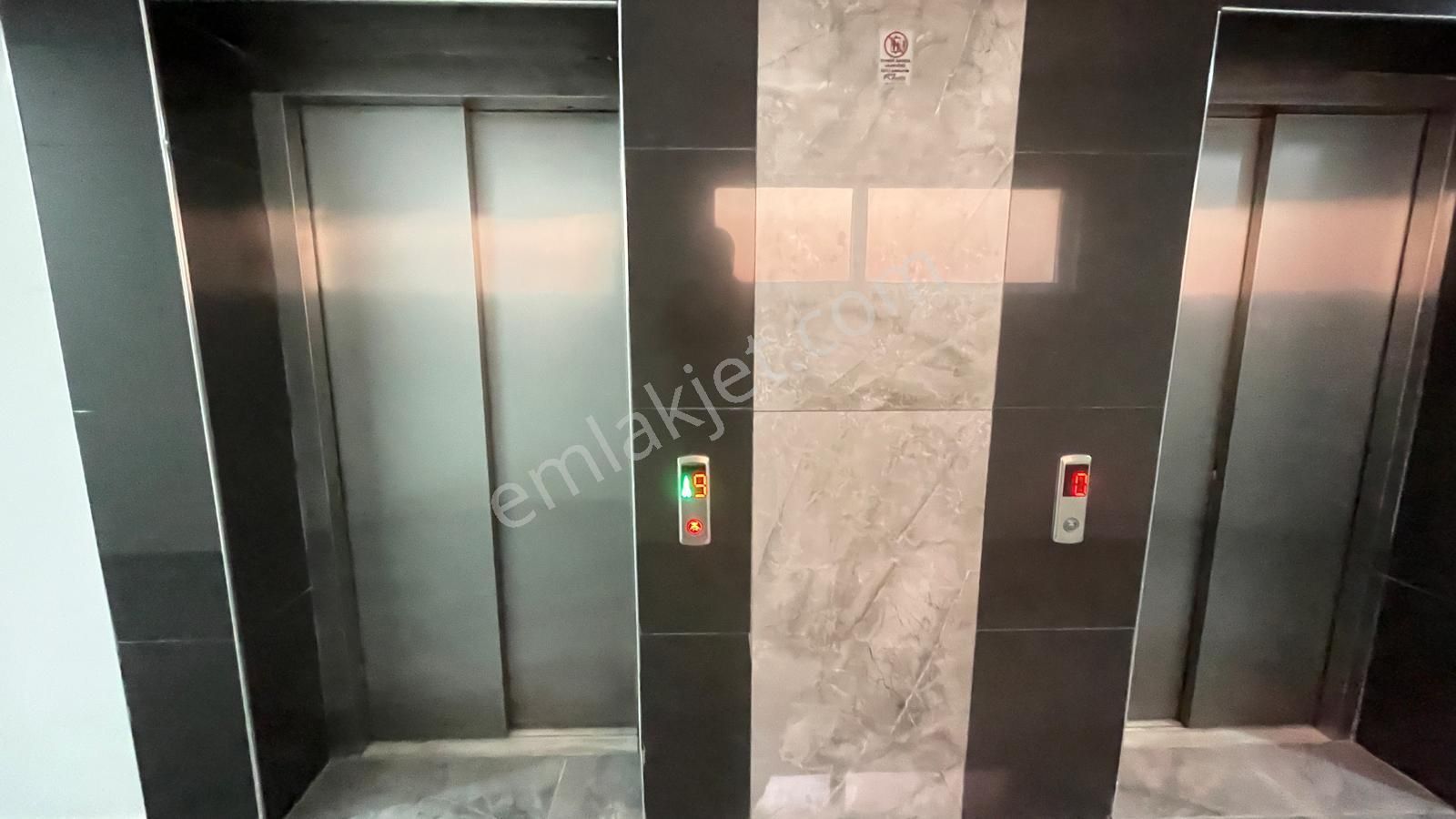 Pursaklar Saray Mehmet Zengin Emlak'tan Otoparklı 9.kat 3+1 Lüks Sitede Daire - Görsel 42