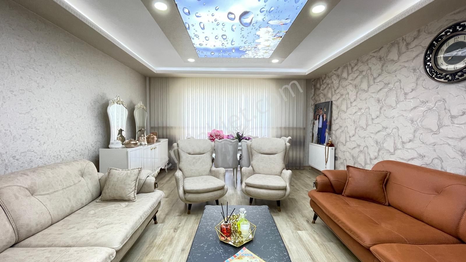 Pursaklar Saray Mehmet Zengin Emlak'tan Otoparklı 9.kat 3+1 Lüks Sitede Daire - Görsel 14