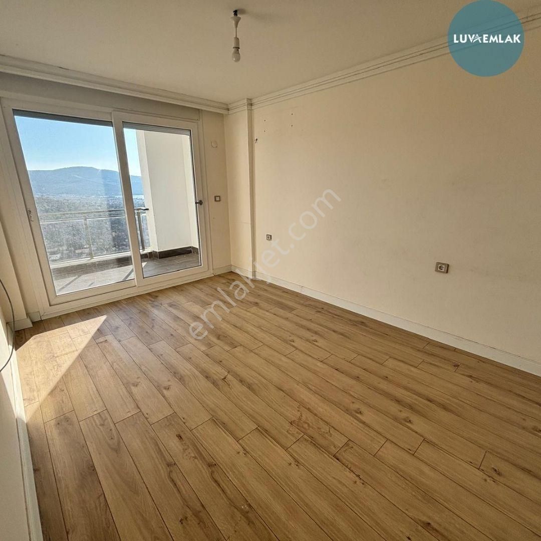Didim Akbük'te Panoramik Deniz Manzaralı Uygun Fiyatlı 3+1 Çatı Dubleksi - Görsel 8