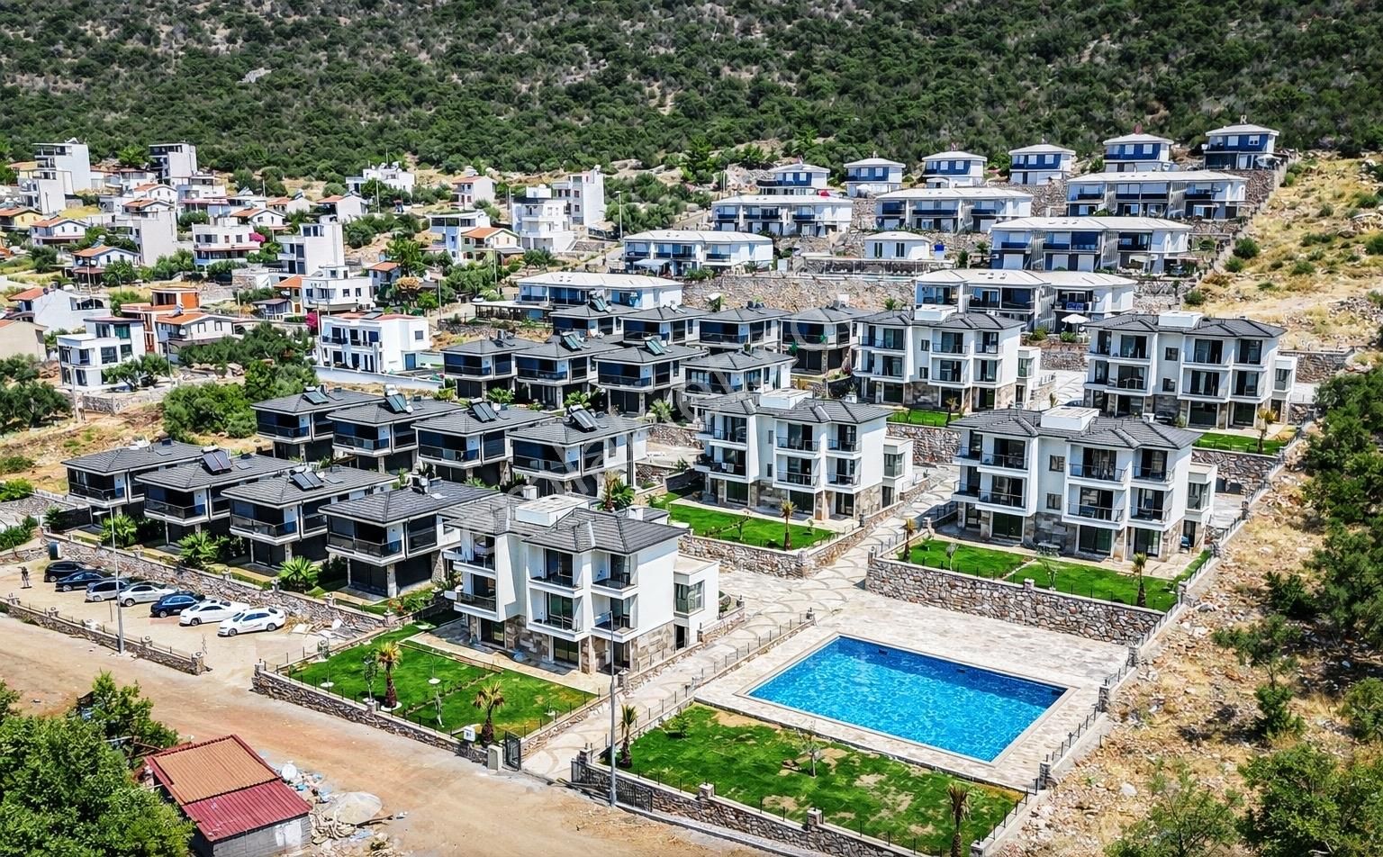 Didim Akbükte Deniz Manzaralı Sıfır 1+1 Daire