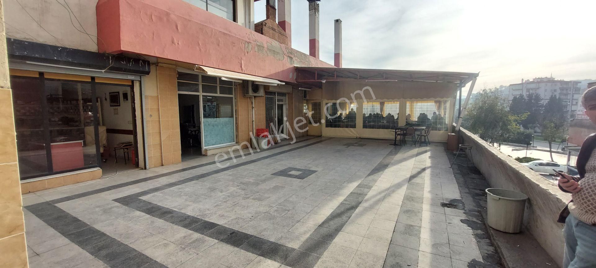 Karşıyaka Zübeyde Hnm Mah. İş Merkezinde Kiralık İşyeri Kanıt Emlaktan - Görsel 23
