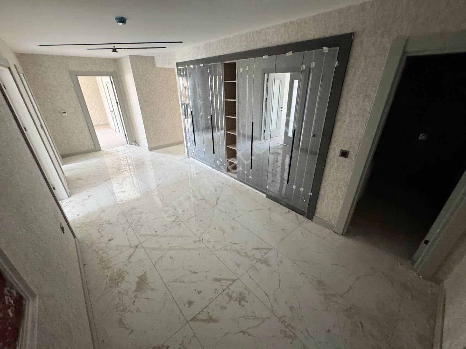 Ovacık Mahallesinde Bulvar Paraleli Katta Lüx Yapıda Satılık 4+1 - Görsel 28