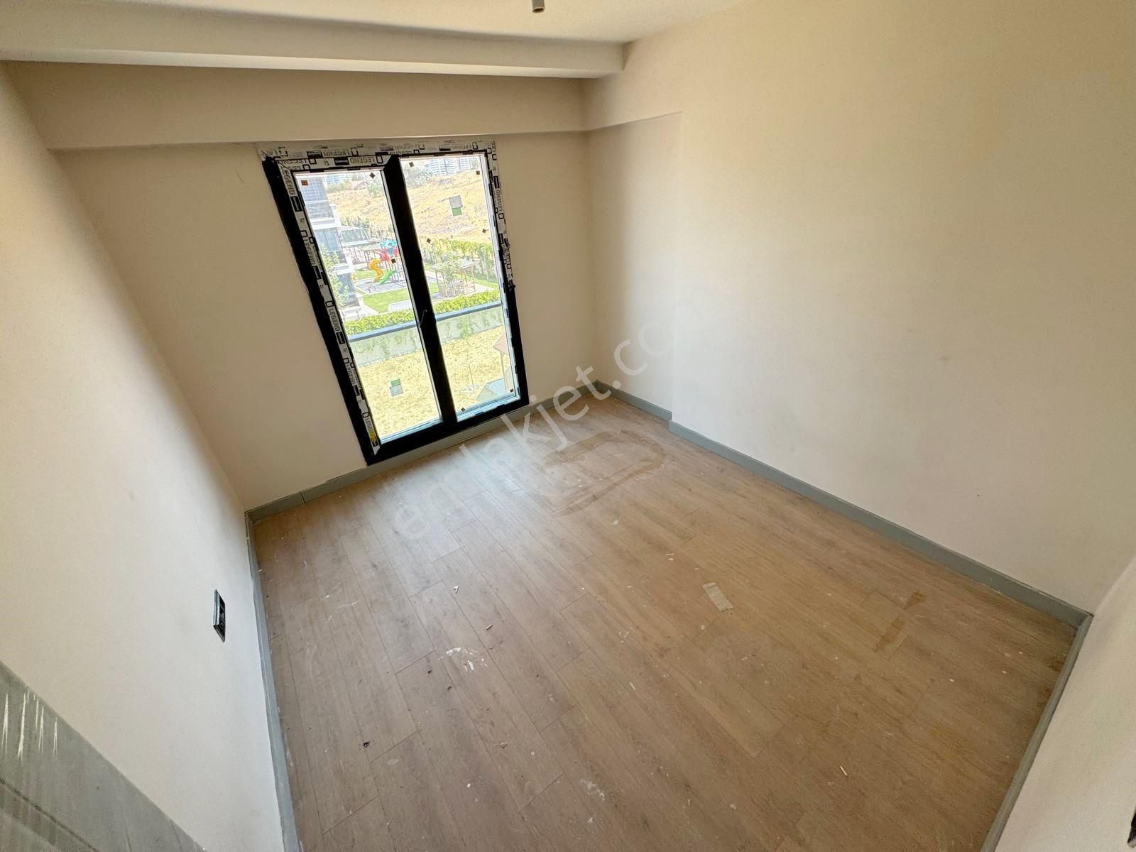 Ovacık Mahallesinde Bulvar Paraleli Katta Lüx Yapıda Satılık 4+1 - Görsel 17