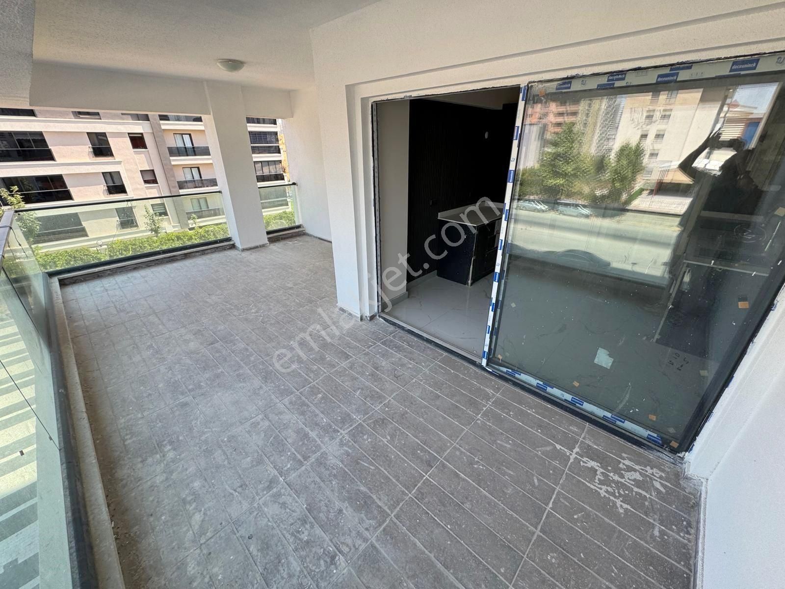 Ovacık Mahallesinde Bulvar Paraleli Katta Lüx Yapıda Satılık 4+1 - Görsel 31