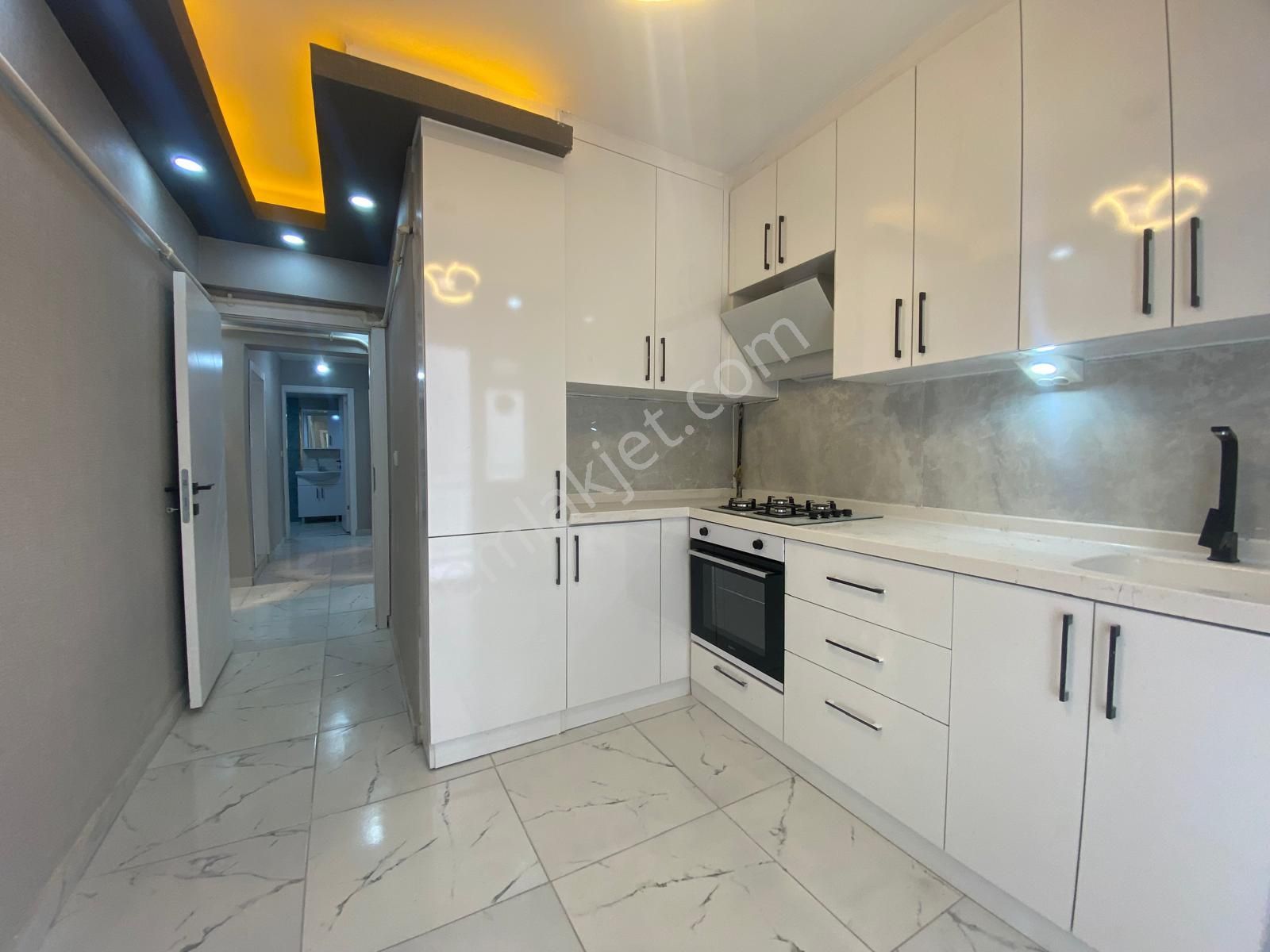 Koza Emlak'tan Plevne Mahalesinde Ara Katta Lüxx Yapılı Geniş Güney Ön Cepheli 3+1 Satılık Daireeee - Görsel 5