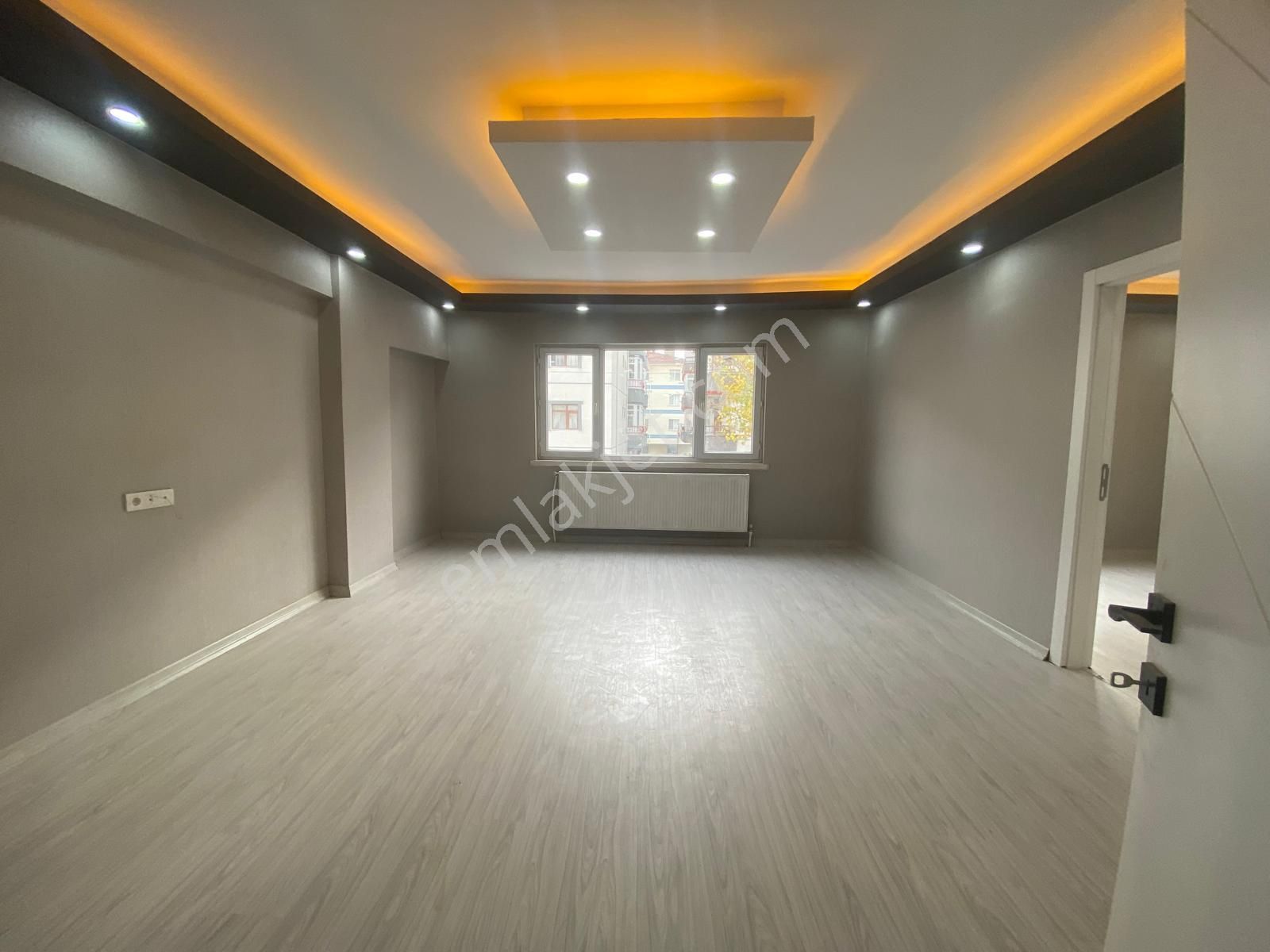 Koza Emlak'tan Plevne Mahalesinde Ara Katta Lüxx Yapılı Geniş Güney Ön Cepheli 3+1 Satılık Daireeee - Görsel 9