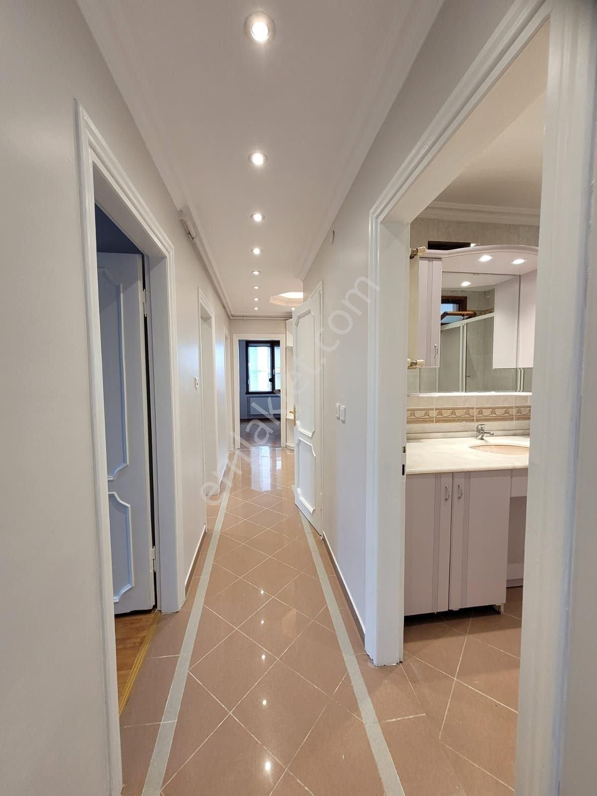 Kızıltoprak Sahilde Kalamış Parkına 2 Adım Mesafede Masrafsız 3+1 - Görsel 28