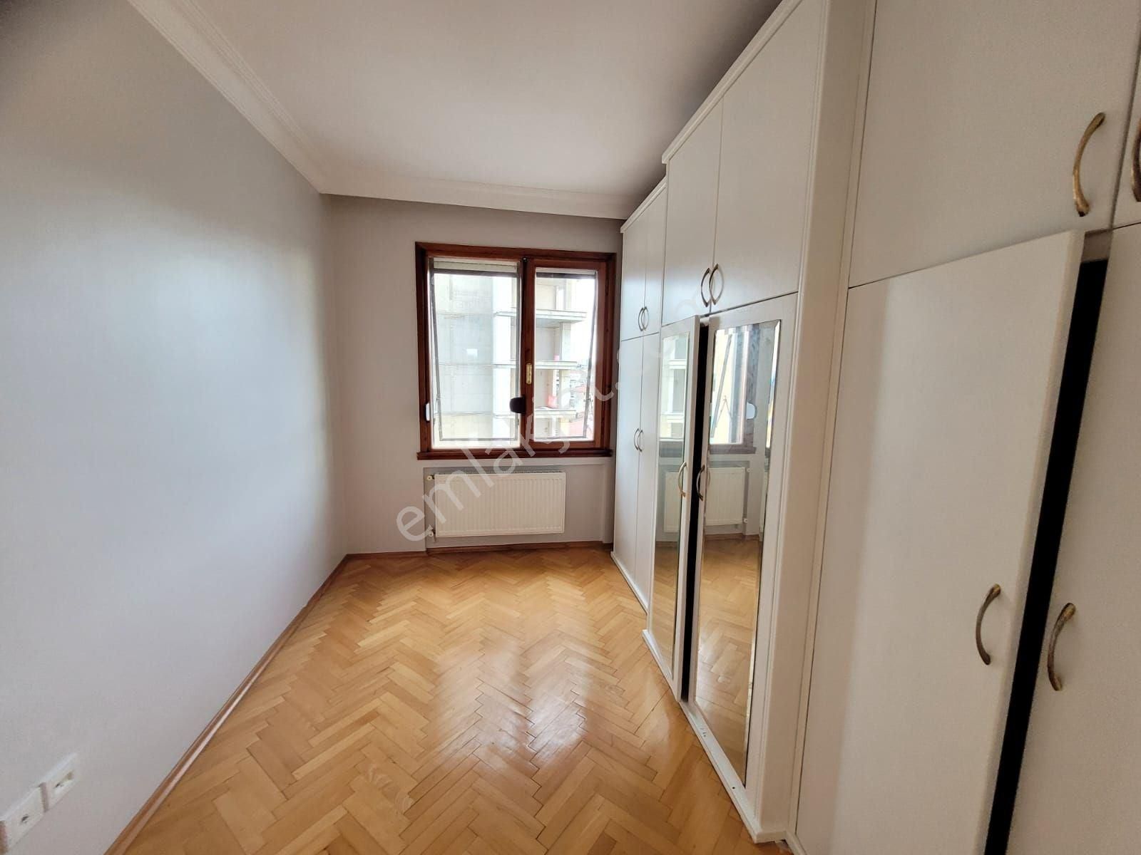 Kızıltoprak Sahilde Kalamış Parkına 2 Adım Mesafede Masrafsız 3+1 - Görsel 13