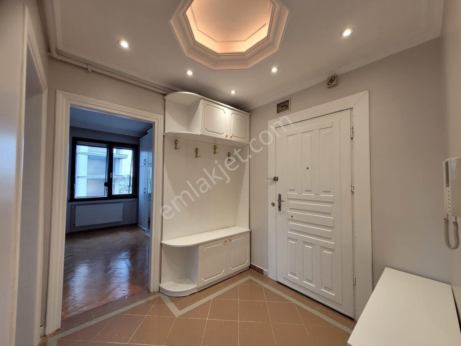 Kızıltoprak Sahilde Kalamış Parkına 2 Adım Mesafede Masrafsız 3+1 - Görsel 35