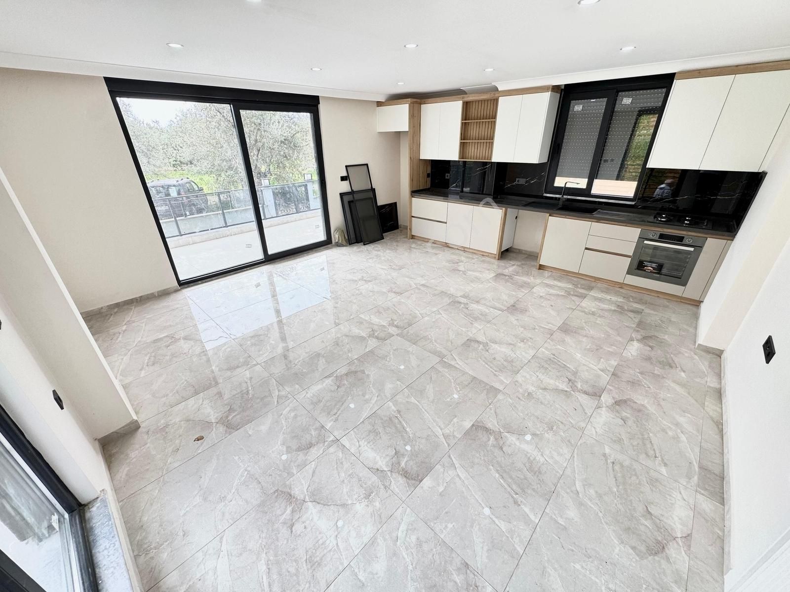 Gümüş'den Güre'de Deniz Ve Dağ Manzaralı Lüks 4+1 Müstakil Ev - Görsel 8