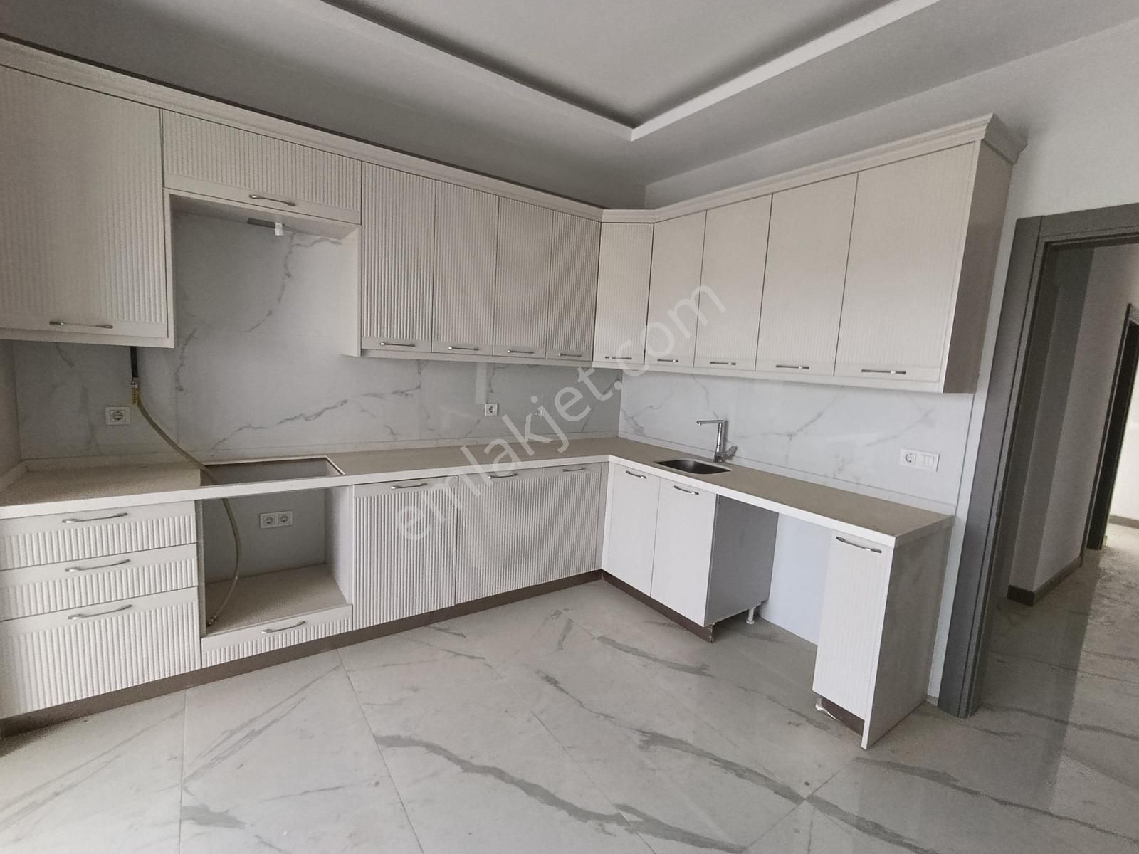 Kariyer.gm 'den Elisyum Nish'te Satılık Lüks Daire - Görsel 2