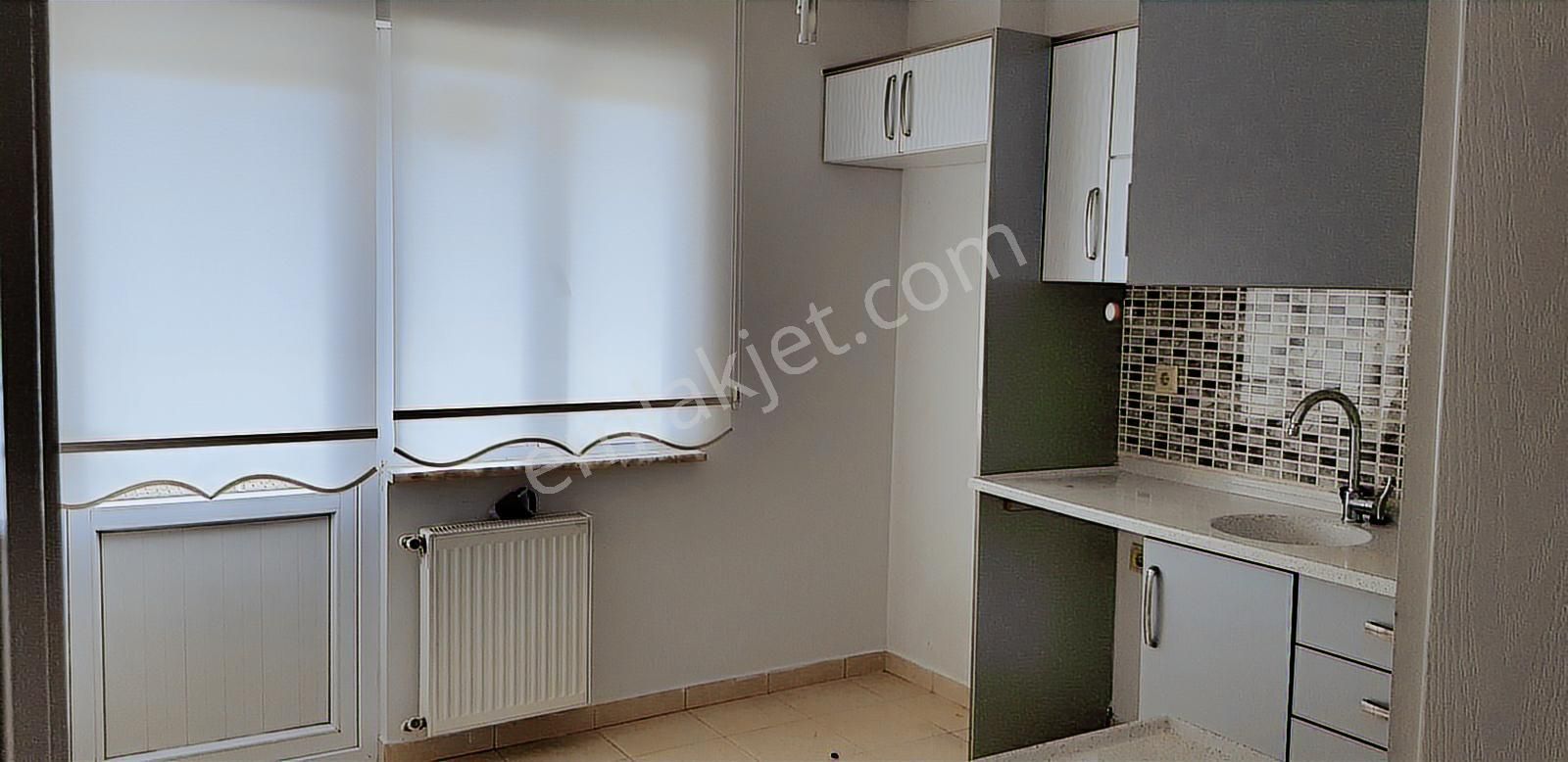 Kariyer'den Hamidiye Mah Erkan Sit 115m² Yüksek Zemin 3+1satılık - Görsel 15