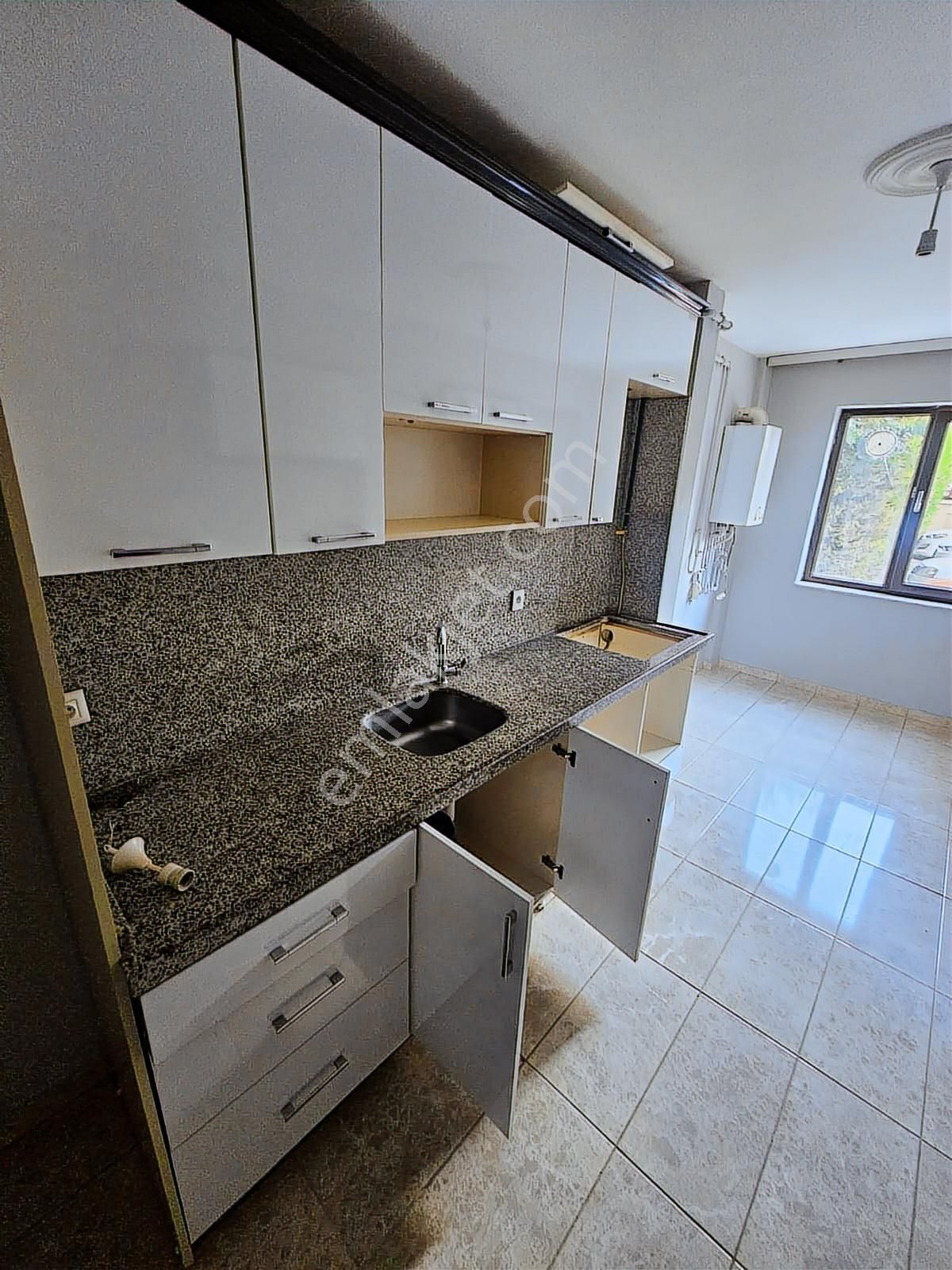 Yunuselinde Havuzlu Sitede Kiralık 2+1 Giriş Kat Daire - Görsel 4