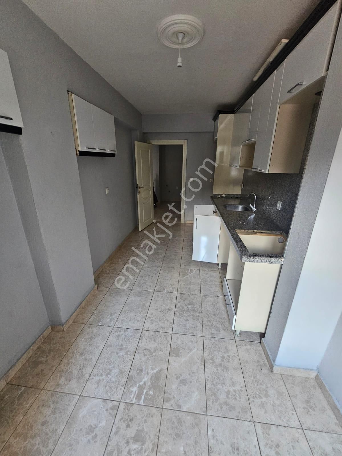 Yunuselinde Havuzlu Sitede Kiralık 2+1 Giriş Kat Daire - Görsel 22