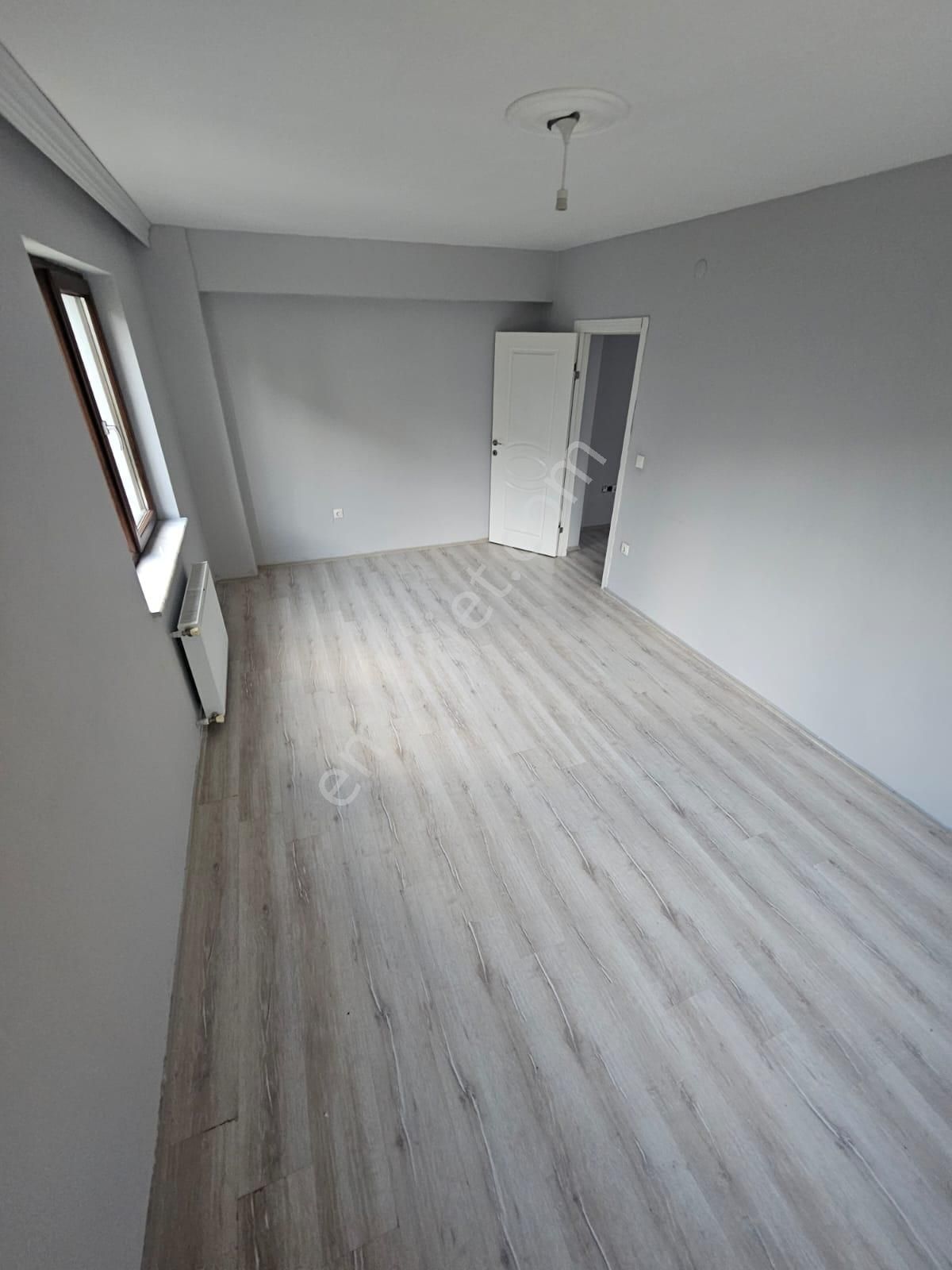 Yunuselinde Havuzlu Sitede Kiralık 2+1 Giriş Kat Daire - Görsel 15